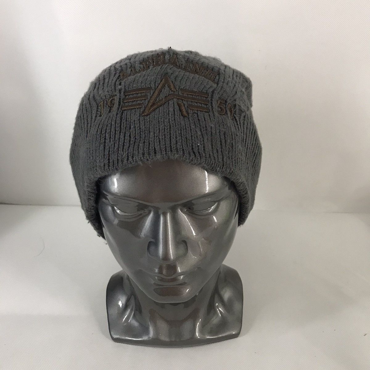 Alpha industries military beanie distressed design