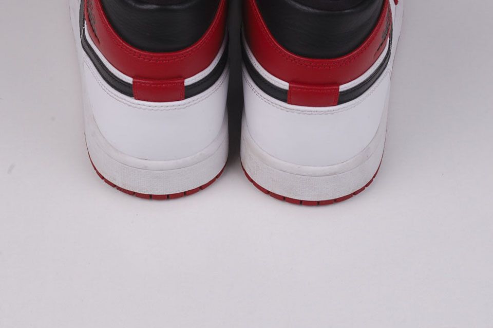 Nike Nike Air Jordan Og Chicago Bred Brand Men Sneaker Shoes Size US 9 / EU 42 - 5 Thumbnail