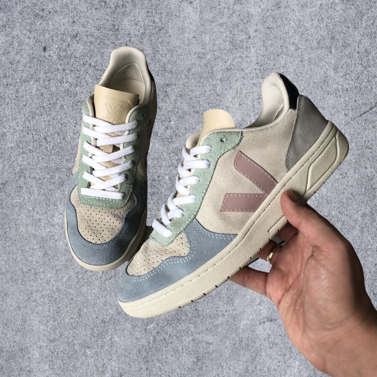 Streetwear × Veja Veja V-10 Multicolour | Grailed