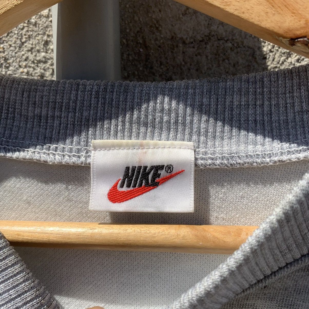 Nike × Vintage Vintage Nike Swoosh Small Logo Crewneck Pullover Sweater Size US L / EU 52-54 / 3 - 5 Thumbnail