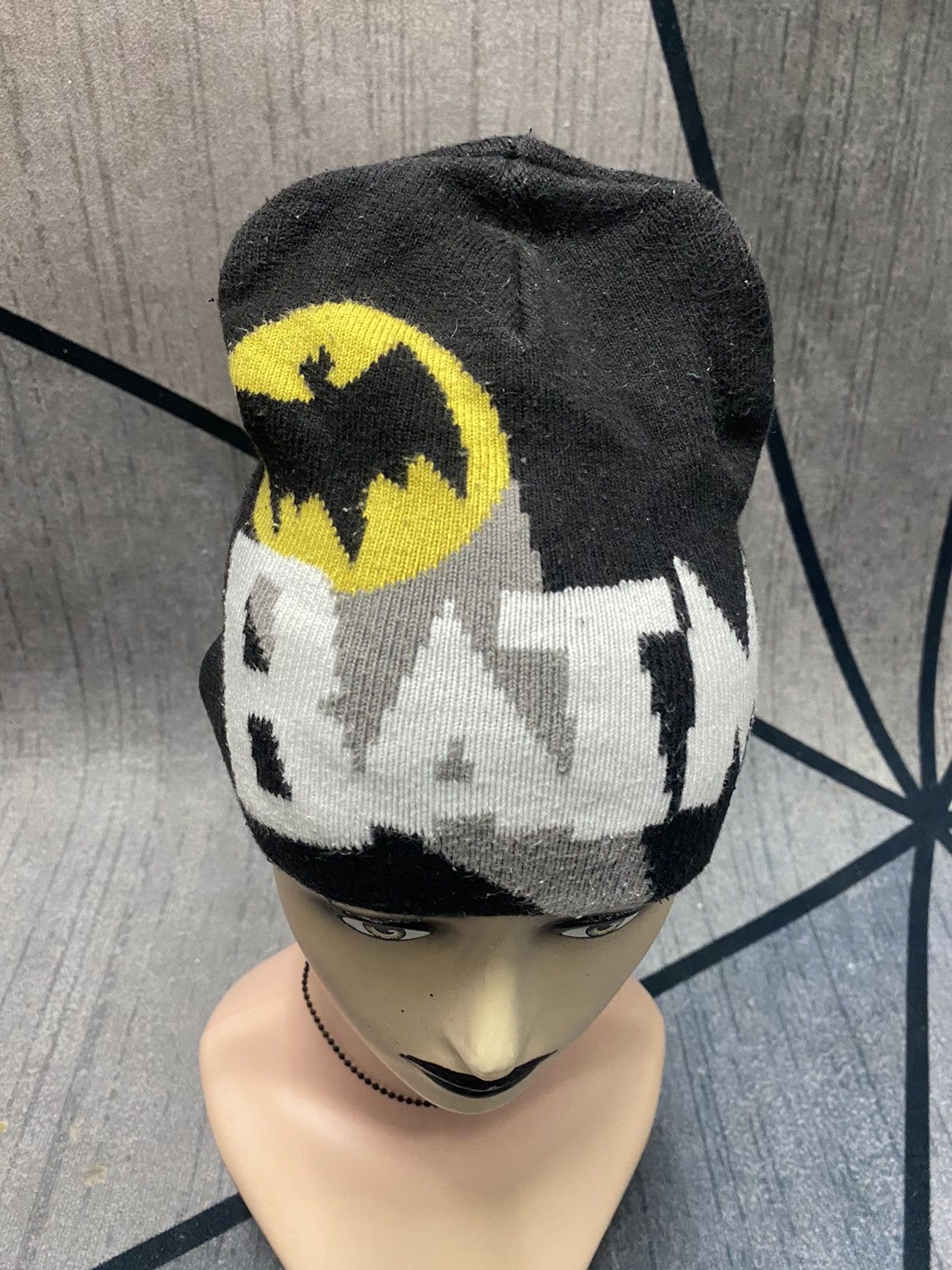 DC Comics H&M Batman Logo Short Beanie Hat Size ONE SIZE - 2 Thumbnail