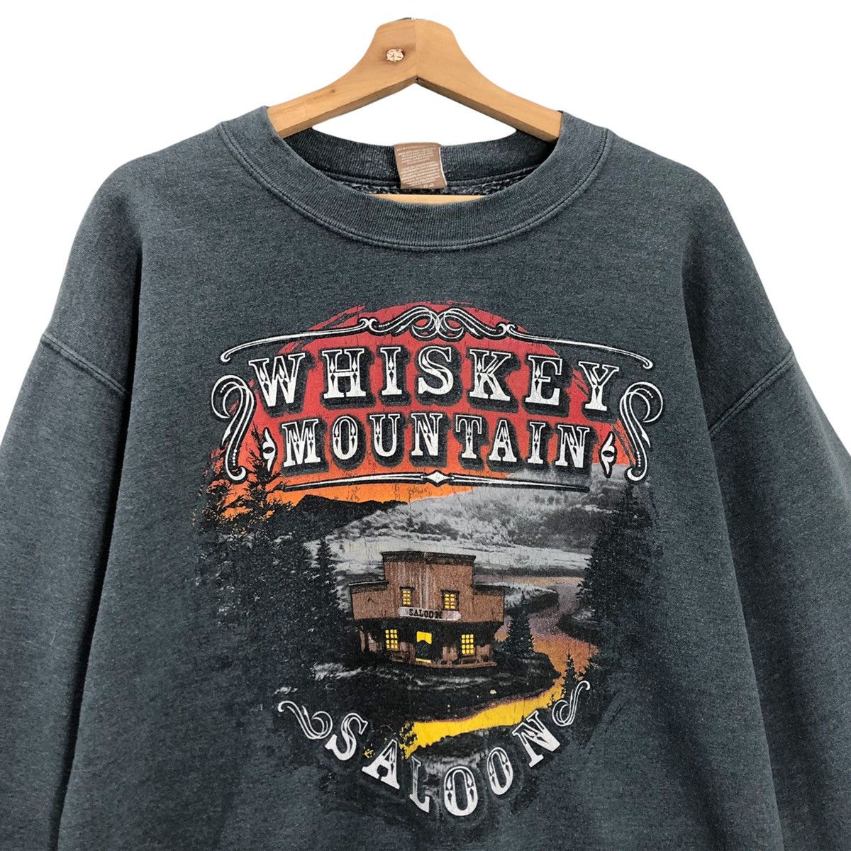 Vintage Vintage Whiskey Mountain Saloon Crewneck Sweatshirt Size M Size US M / EU 48-50 / 2 - 4 Thumbnail
