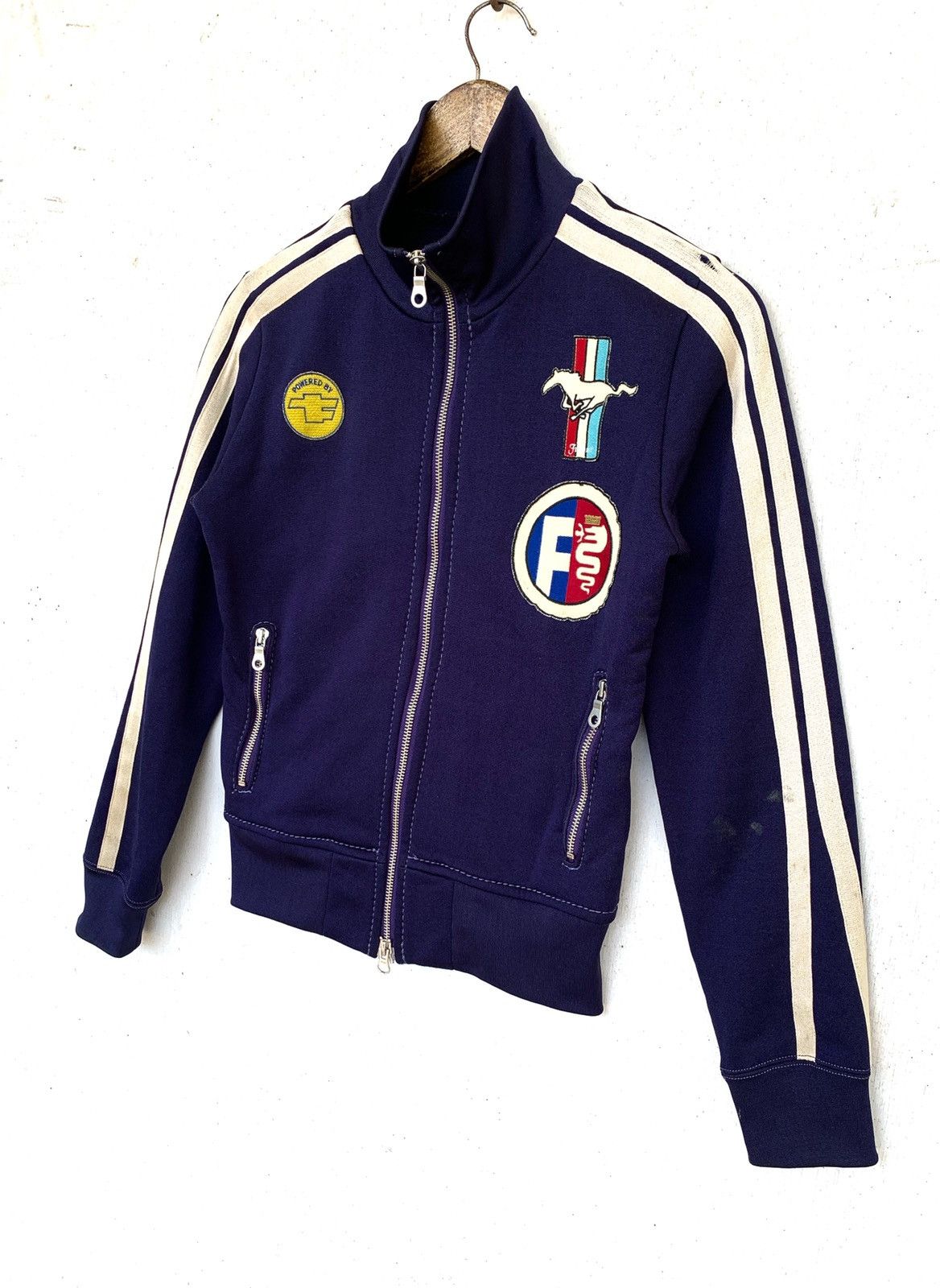 Full zipper Sweather with Patches Logo's .