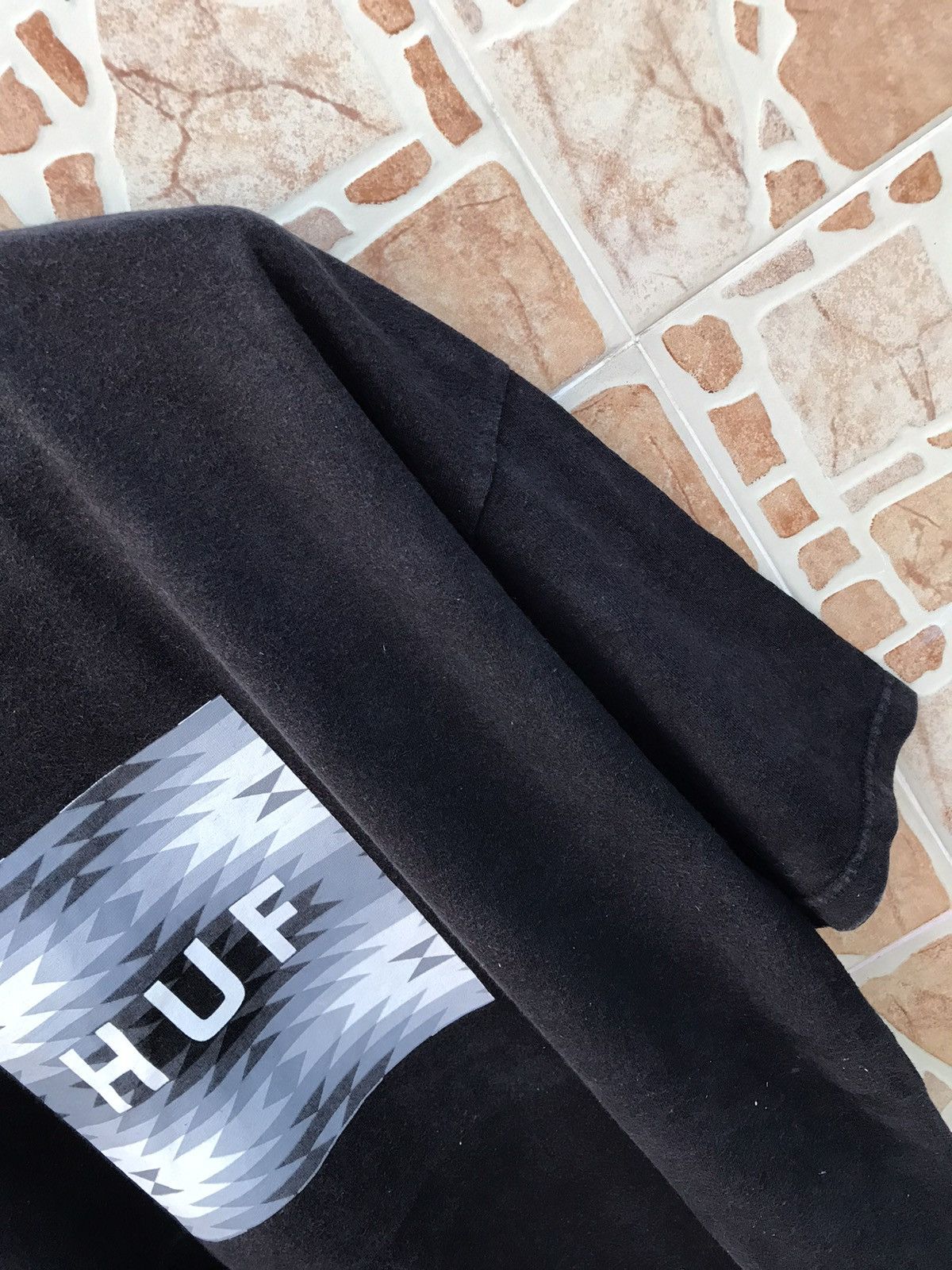Huf Rare🔥T-Shirt HUF big LOGO very nice design Size US XL / EU 56 / 4 - 3 Thumbnail