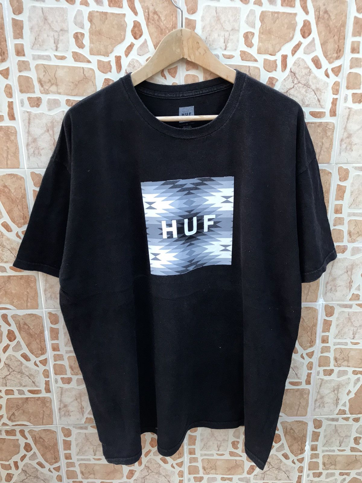 Huf Rare🔥T-Shirt HUF big LOGO very nice design Size US XL / EU 56 / 4 - 1 Thumbnail
