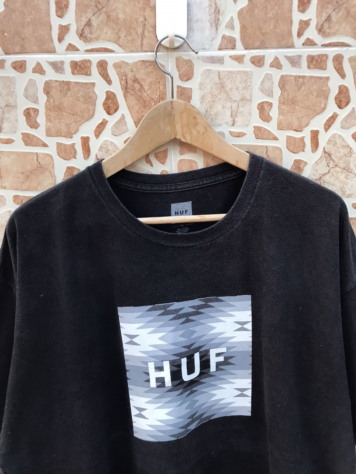 Huf Rare🔥T-Shirt HUF big LOGO very nice design Size US XL / EU 56 / 4 - 2 Thumbnail