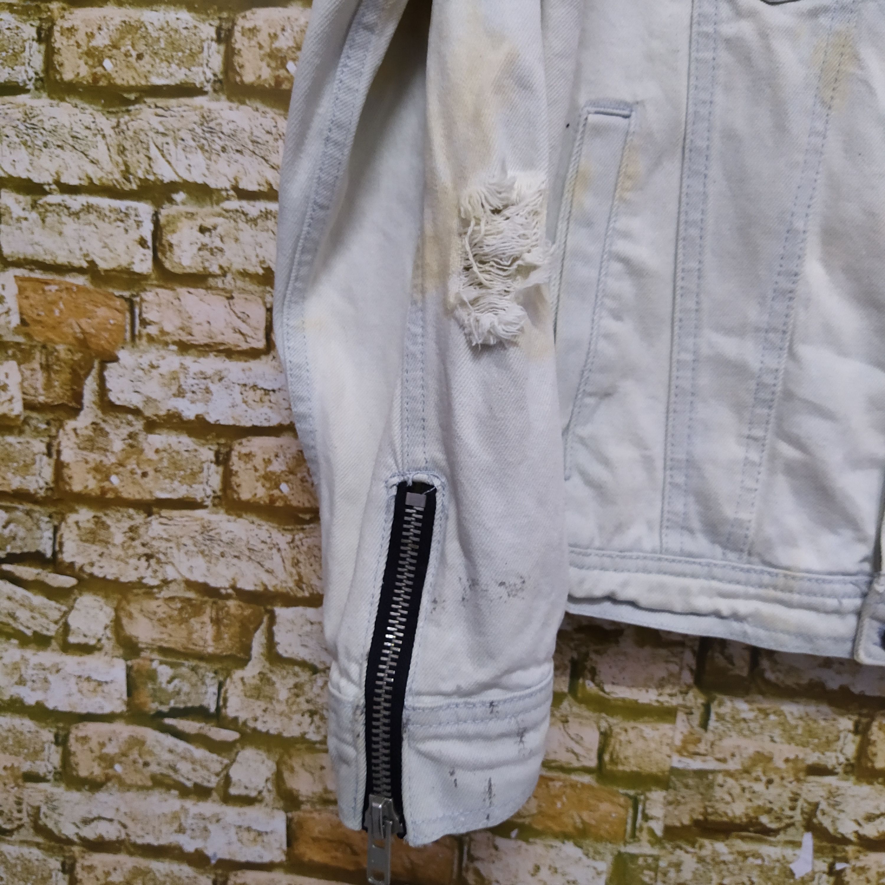 NANA JUDY NANA JUDY ZIPPER DISTRESSED JACKET DENIM (D399) Size US M / EU 48-50 / 2 - 2 Thumbnail