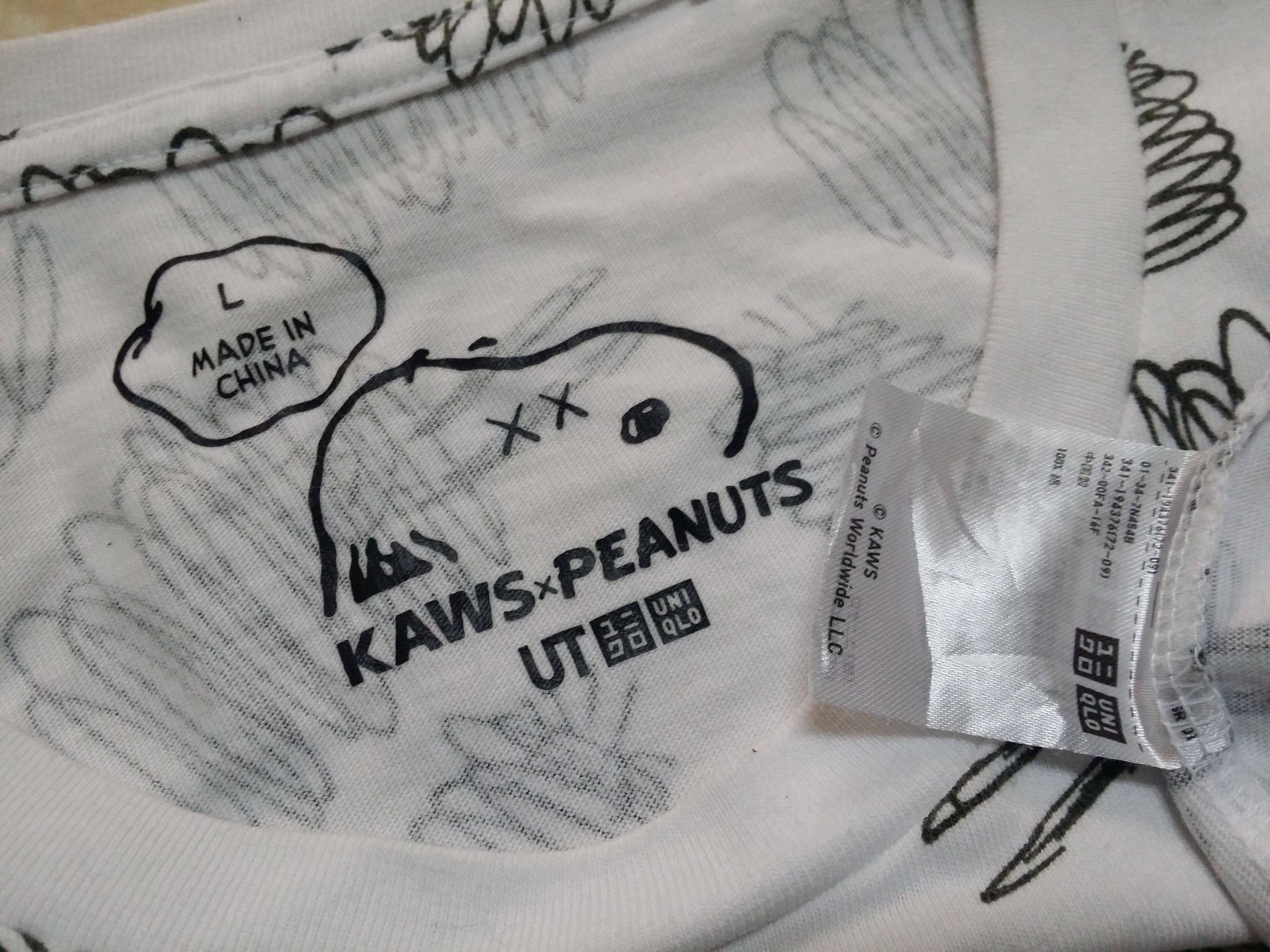 Kaws × Peanuts × Uniqlo Grail🔥Kaws x peanuts x uniqlo fullprint t shirt Size US M / EU 48-50 / 2 - 5 Thumbnail