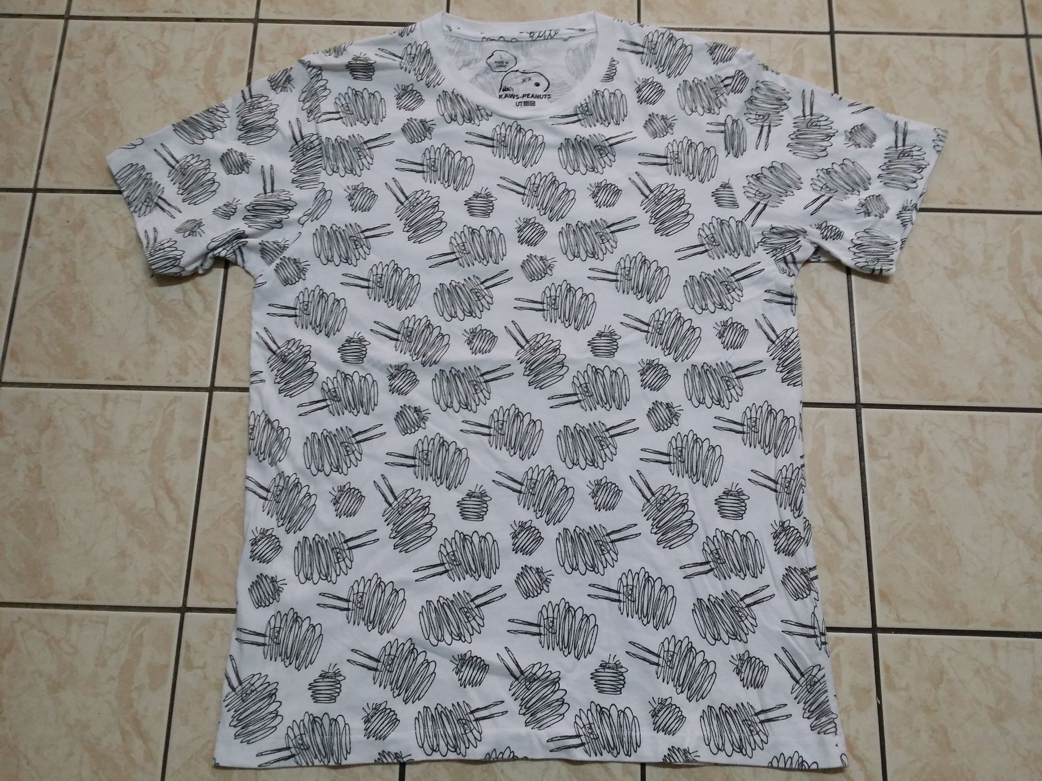 Kaws × Peanuts × Uniqlo Grail🔥Kaws x peanuts x uniqlo fullprint t shirt Size US M / EU 48-50 / 2 - 3 Thumbnail