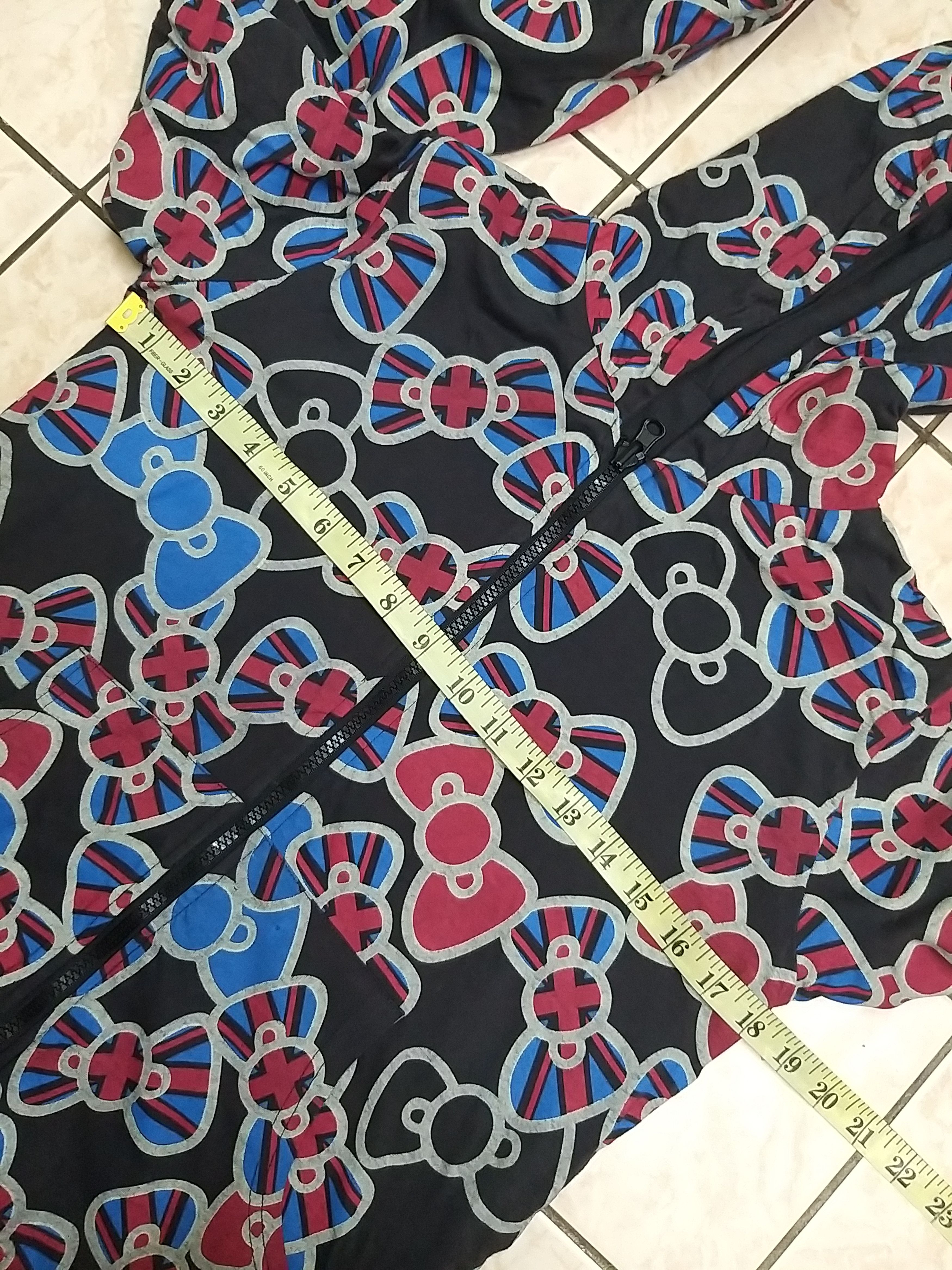 Anime AUTHENTIC ATMOS x HELLO KITTY REVERSIBLE FULL PRINT HOODIES Size US XS / EU 42 / 0 - 7 Thumbnail