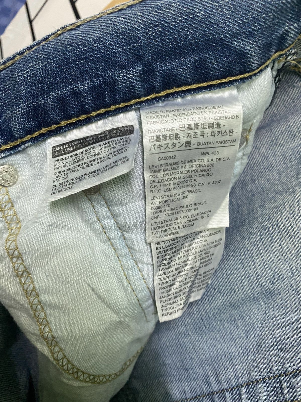 Levi's × Vintage Vintage Levis 505 Distressed Denim -L47 Size US 33 - 17 Thumbnail