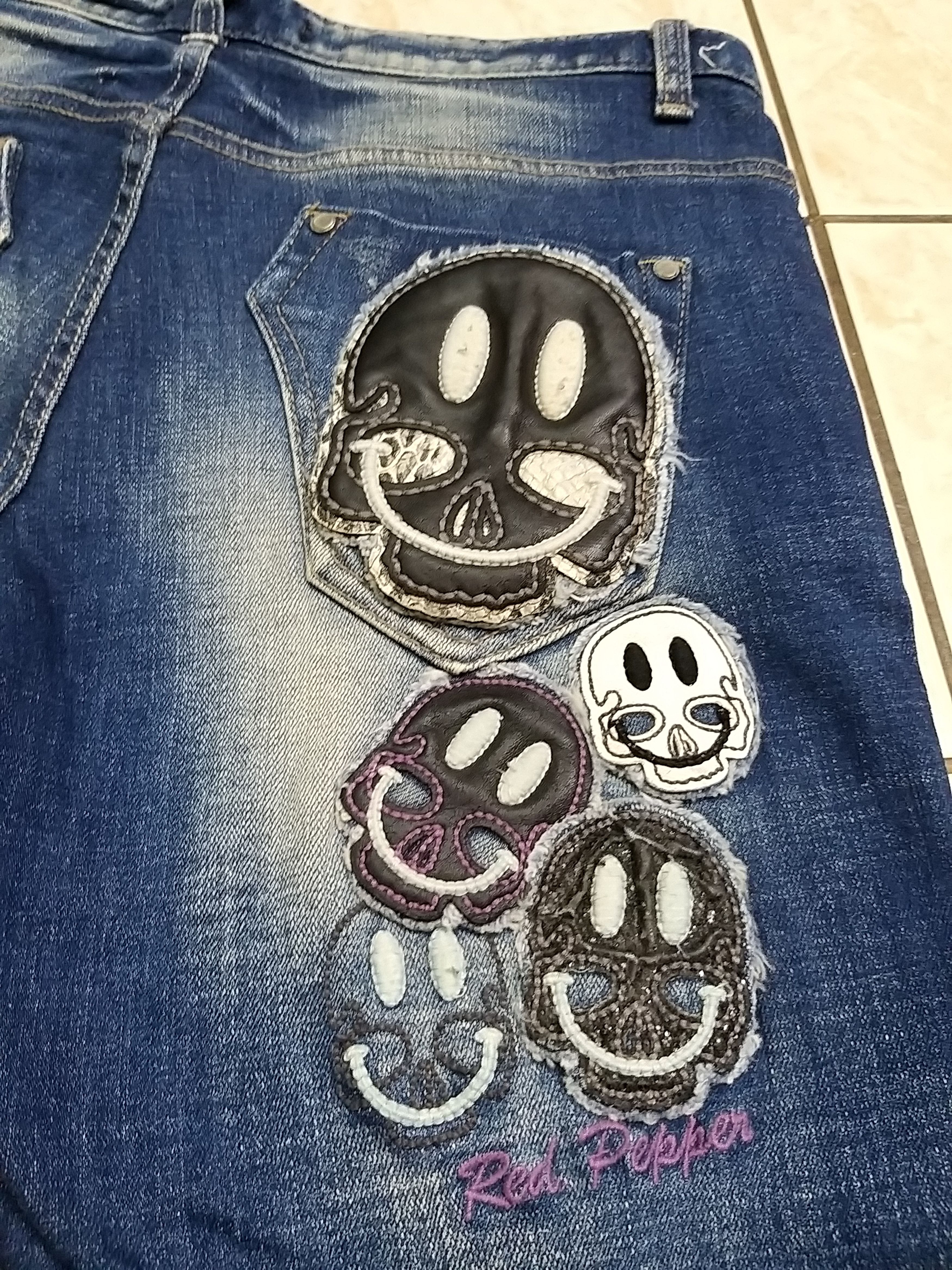 Japanese Brand ARCHIVE JAPANESE CULTURE RED PEPPER SKULL DISTRESSED JEANS Size US 32 / EU 48 - 4 Thumbnail