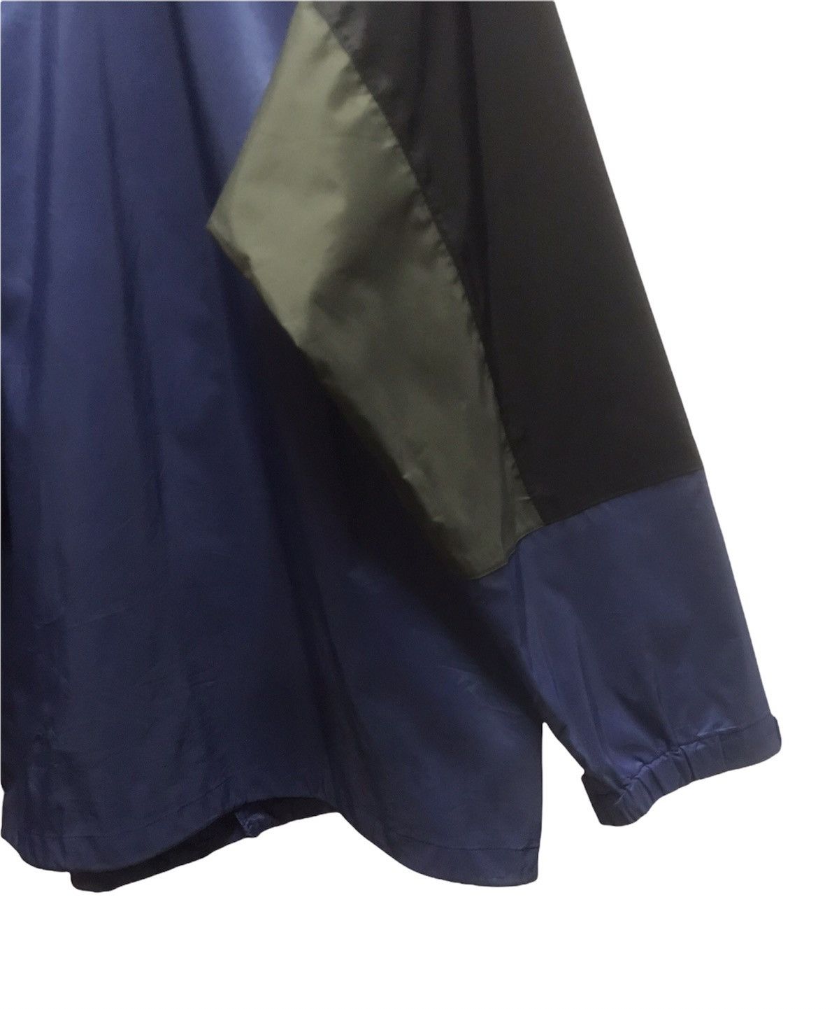 The North Face TNF Tri-Tone Waterproof Jacket Size US M / EU 48-50 / 2 - 8 Thumbnail