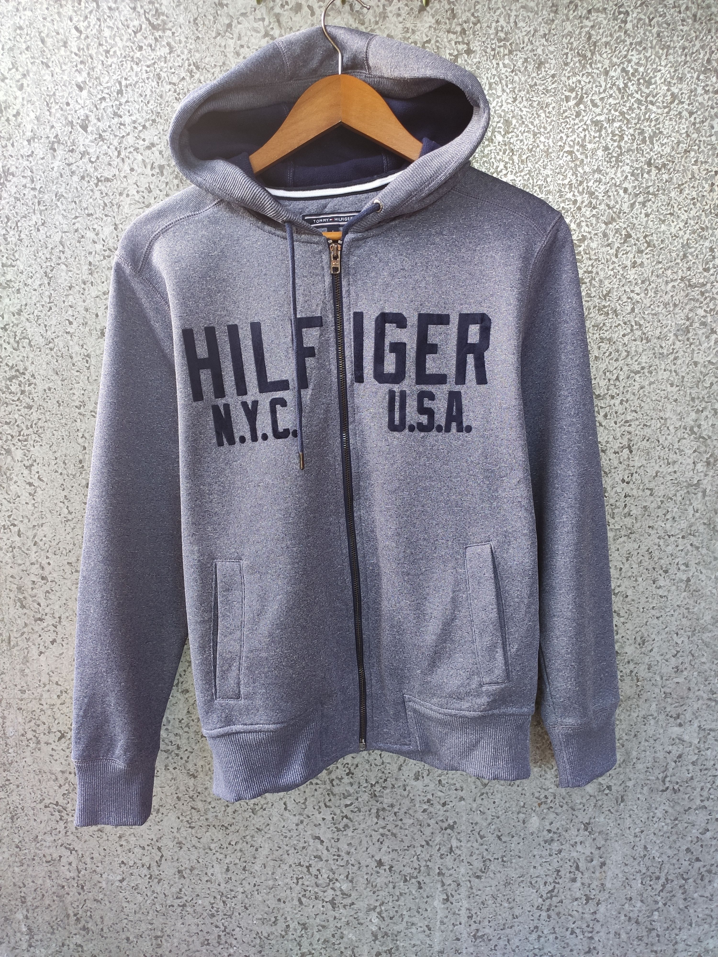Tommy Hilfiger Tommy Hilfiger zipper Hoodies Size US S / EU 44-46 / 1 - 1 Thumbnail