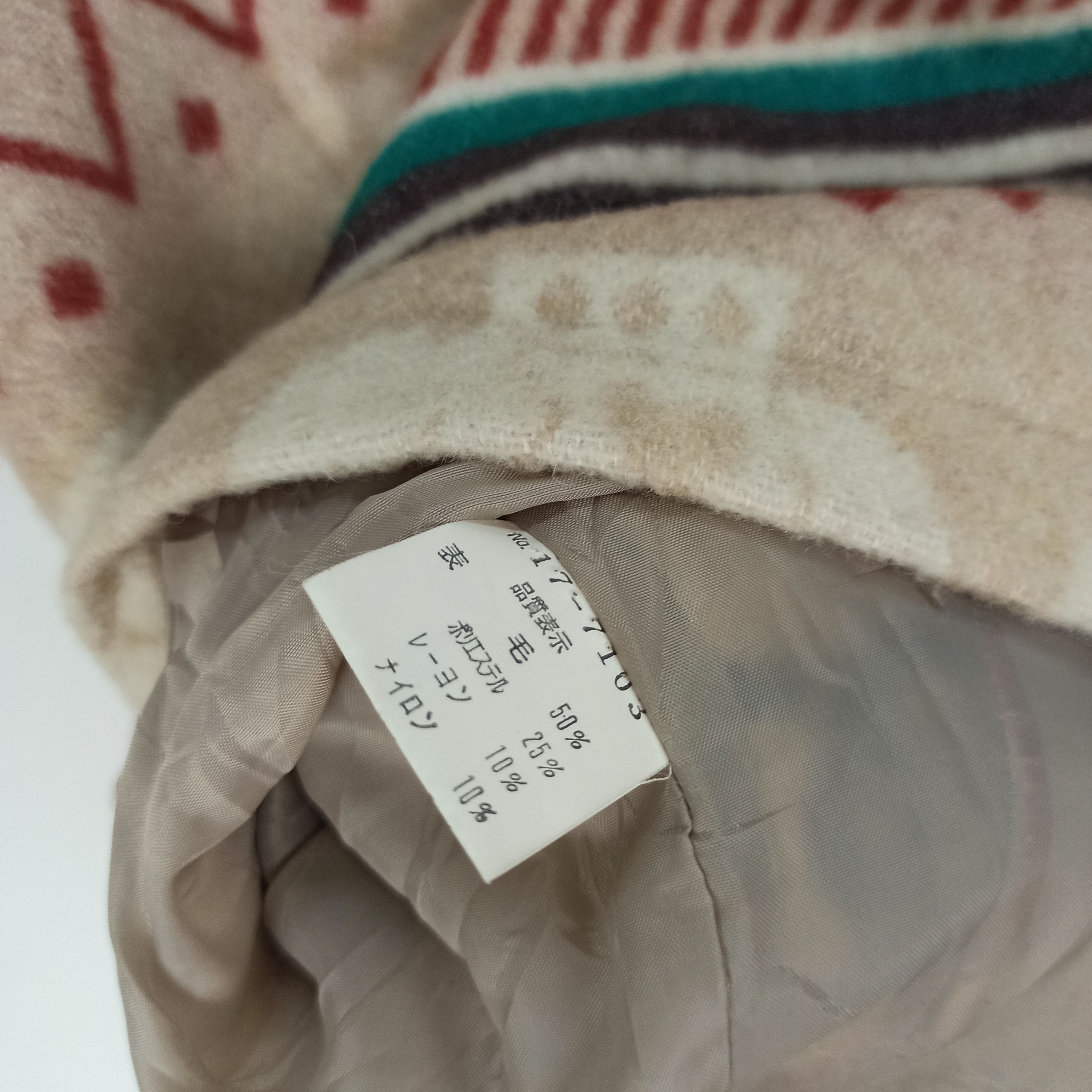 Japanese Brand Vintage Japanese Brand Vest Wool Elephant Design From Japan Size US M / EU 48-50 / 2 - 7 Thumbnail