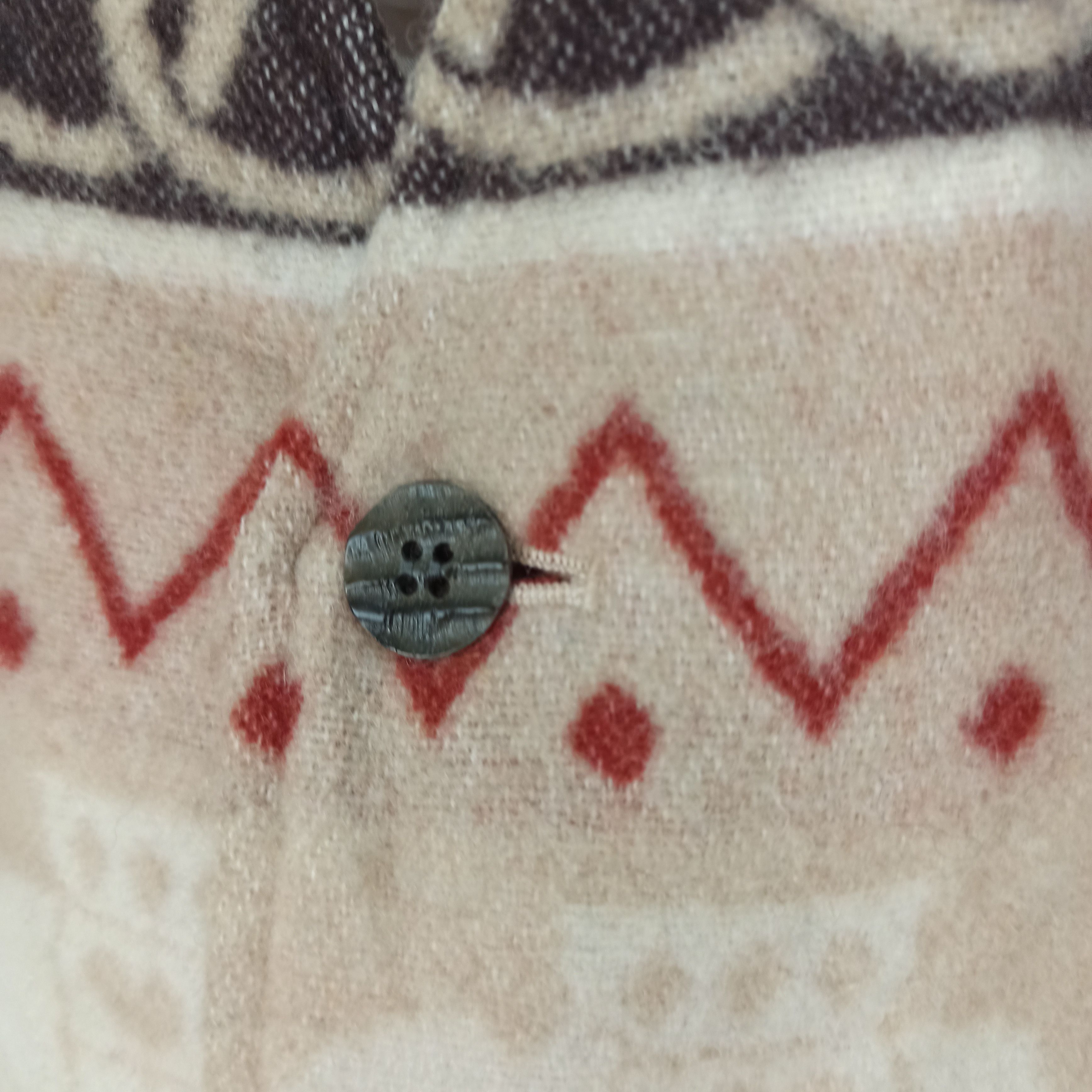 Japanese Brand Vintage Japanese Brand Vest Wool Elephant Design From Japan Size US M / EU 48-50 / 2 - 3 Thumbnail