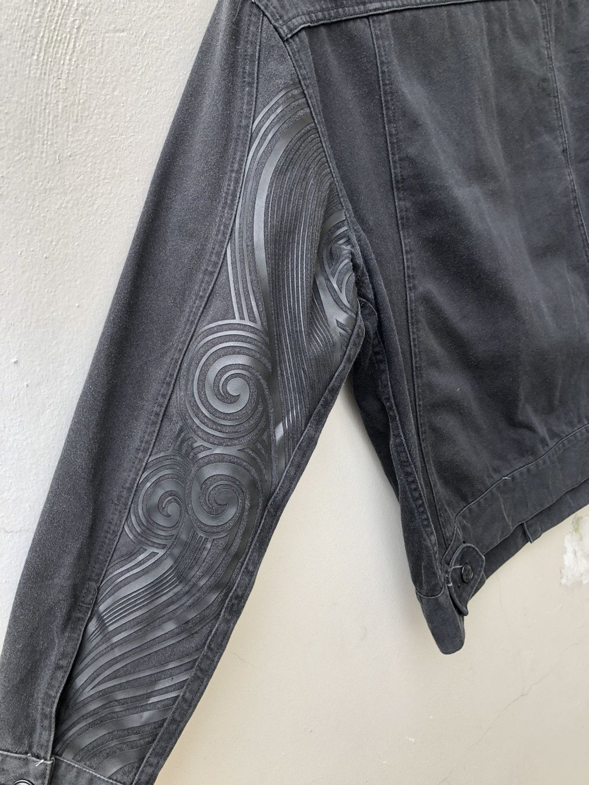 The Viridi-anne 90s Peacemaker Japan Ethnic Tribe Faded Black Trucker Jacket Size US L / EU 52-54 / 3 - 18 Thumbnail