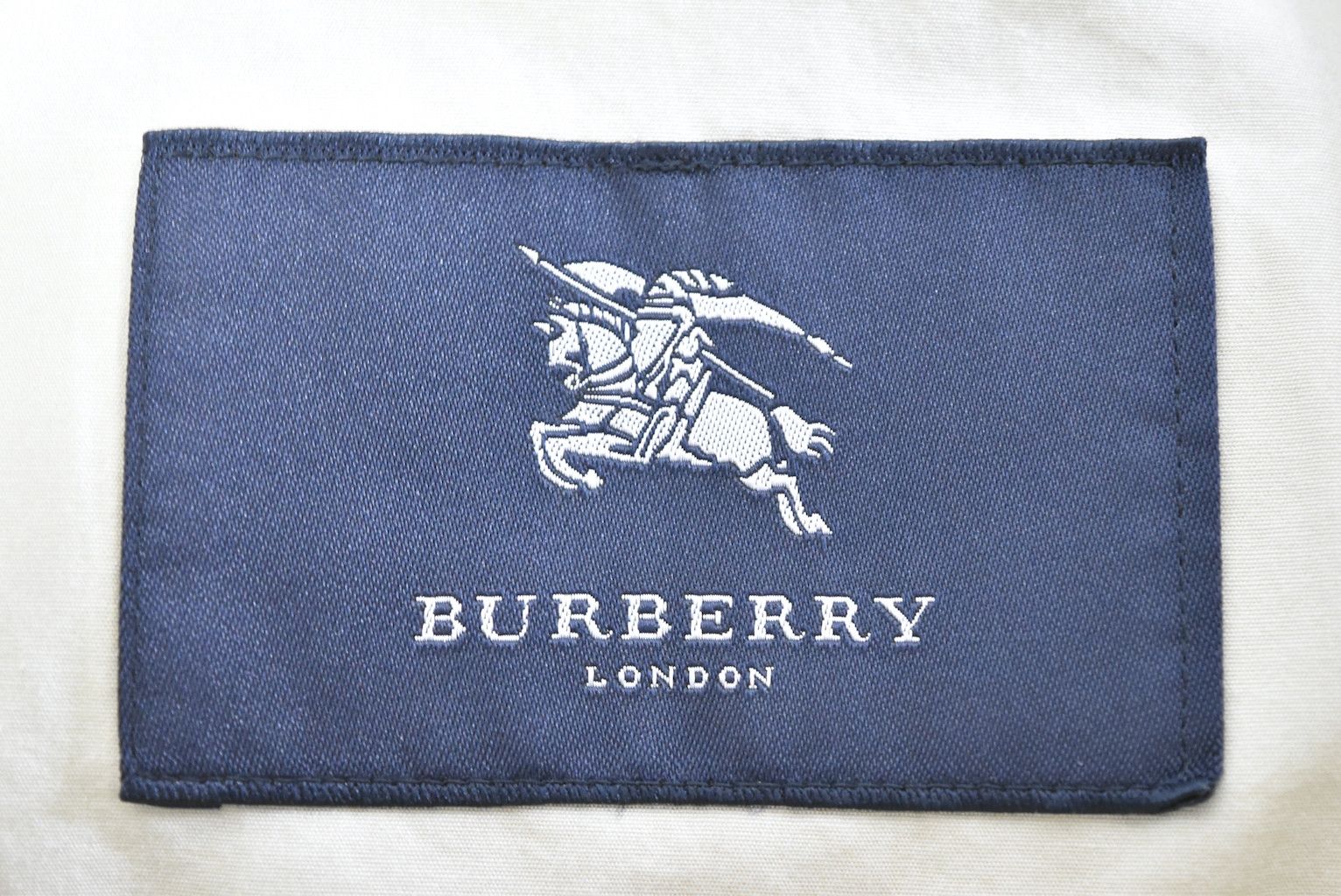 Burberry BURBERRY/standard bal collar coat/25140 - 0603 108 Size US M / EU 48-50 / 2 - 7 Thumbnail