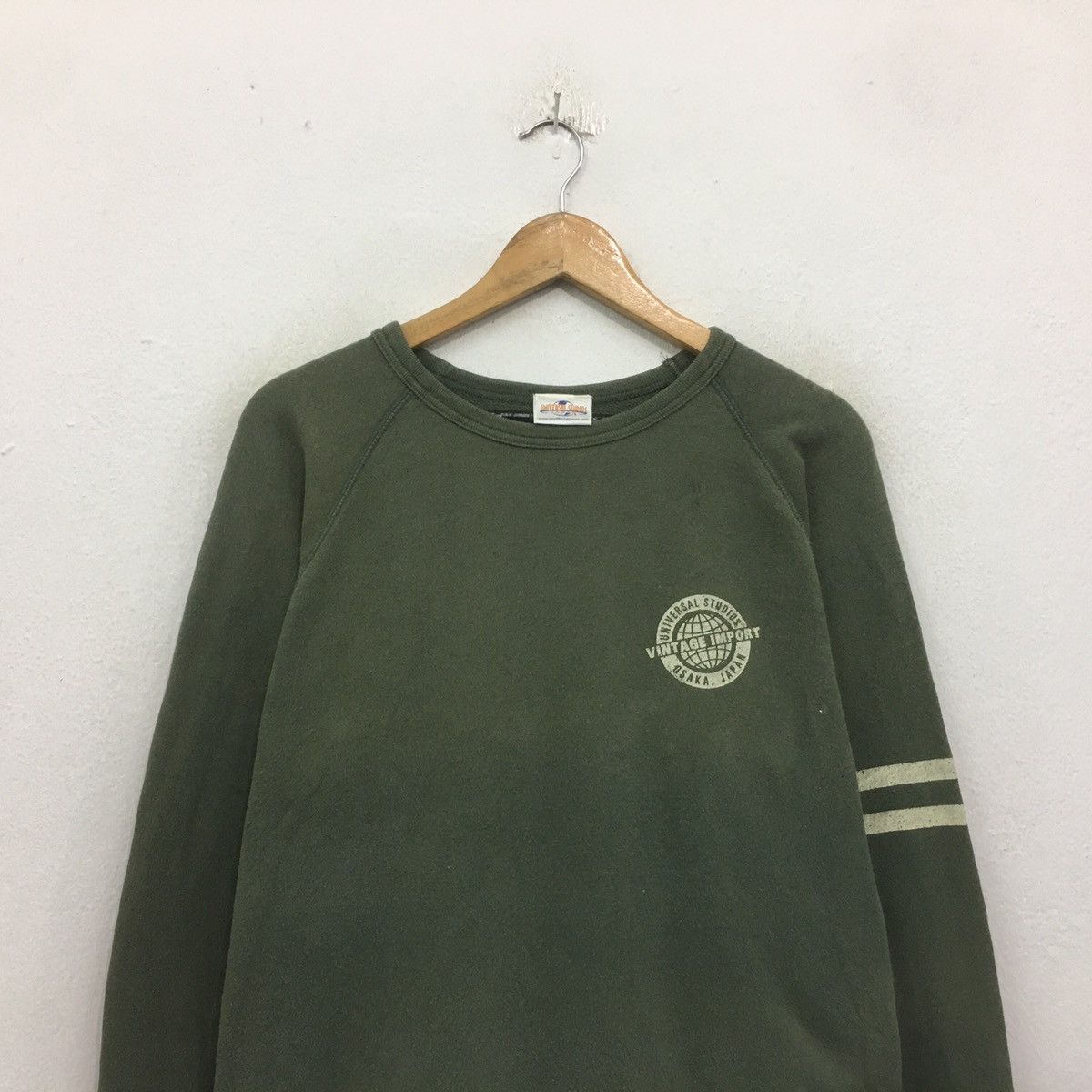 Japanese Brand × Universal Studios UNIVERSAL STUDIO Sweatshirt Crewneck Spellout Osaka Japan Size US M / EU 48-50 / 2 - 4 Thumbnail