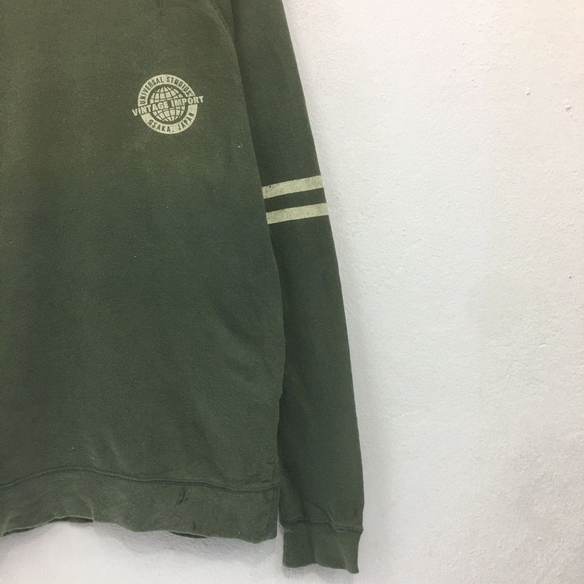 Japanese Brand × Universal Studios UNIVERSAL STUDIO Sweatshirt Crewneck Spellout Osaka Japan Size US M / EU 48-50 / 2 - 5 Thumbnail