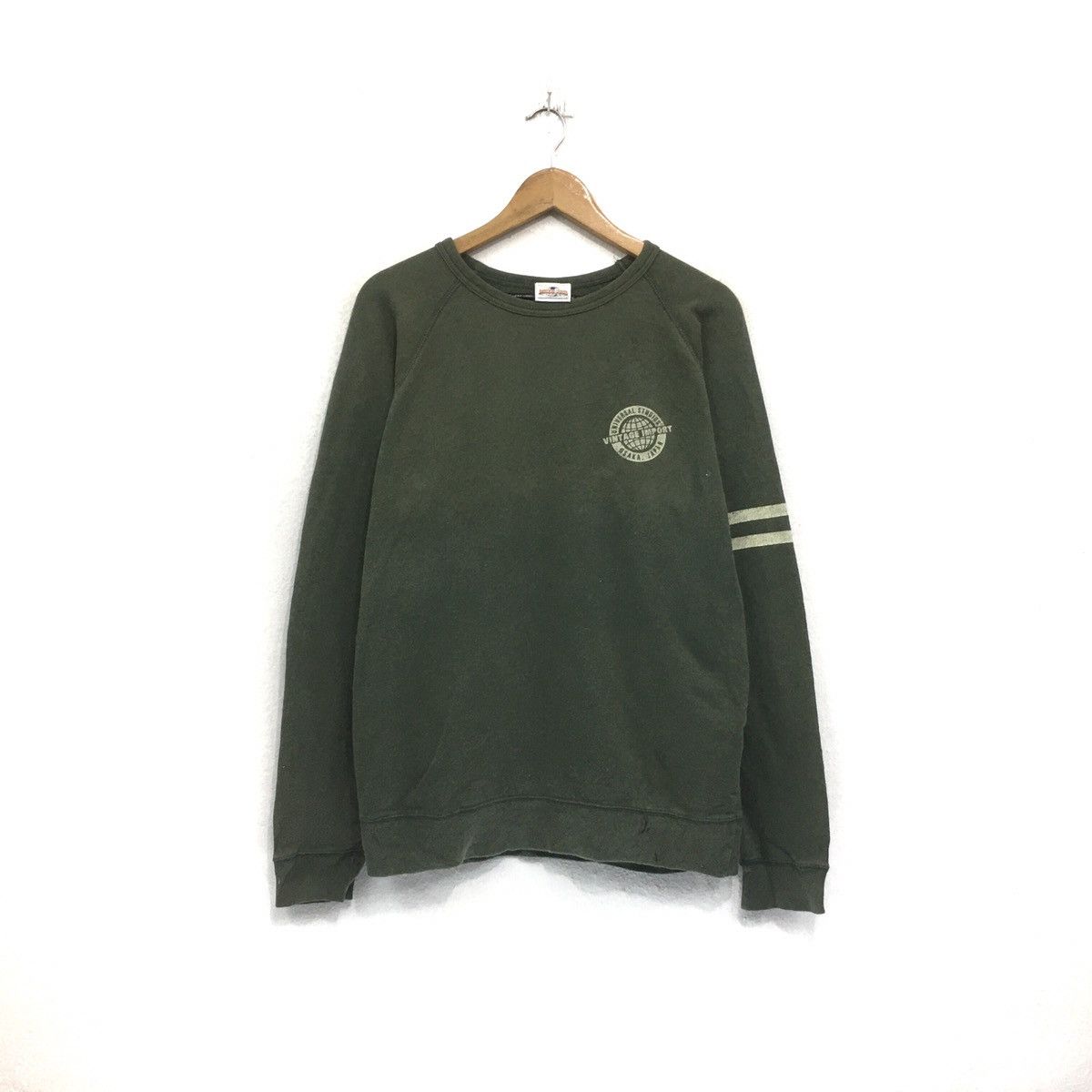 Japanese Brand × Universal Studios UNIVERSAL STUDIO Sweatshirt Crewneck Spellout Osaka Japan Size US M / EU 48-50 / 2 - 3 Thumbnail