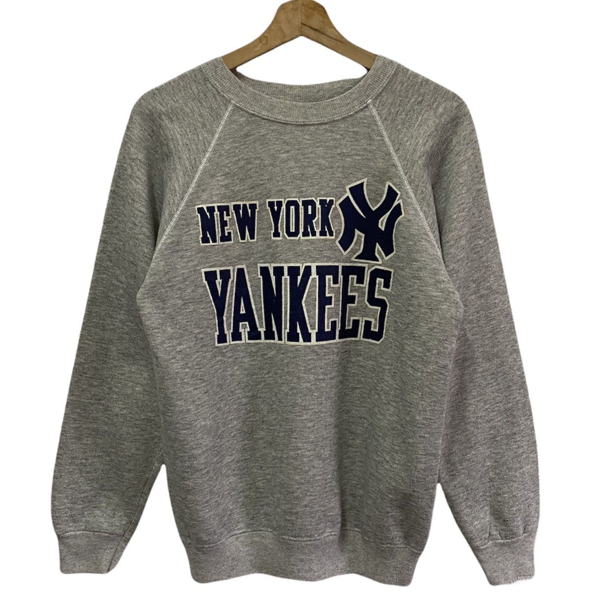 Hanes × New York Yankees VINTAGE 90s NEW YORK YANKEES HANES SWEATSHIRT Size US S / EU 44-46 / 1 - 1 Thumbnail