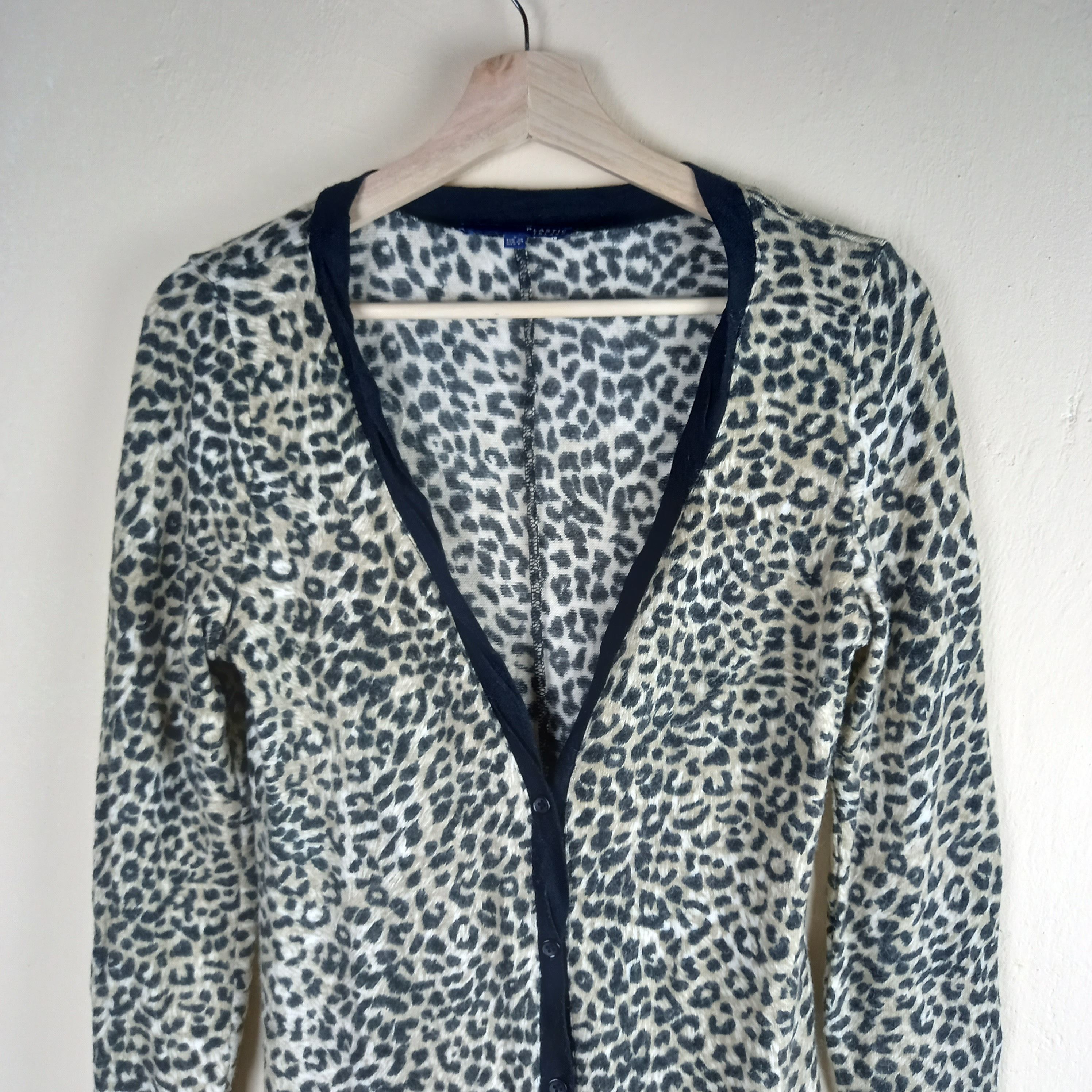 Designer Plastic Island :: Leopard full printed cardigan Size US S / EU 44-46 / 1 - 5 Thumbnail