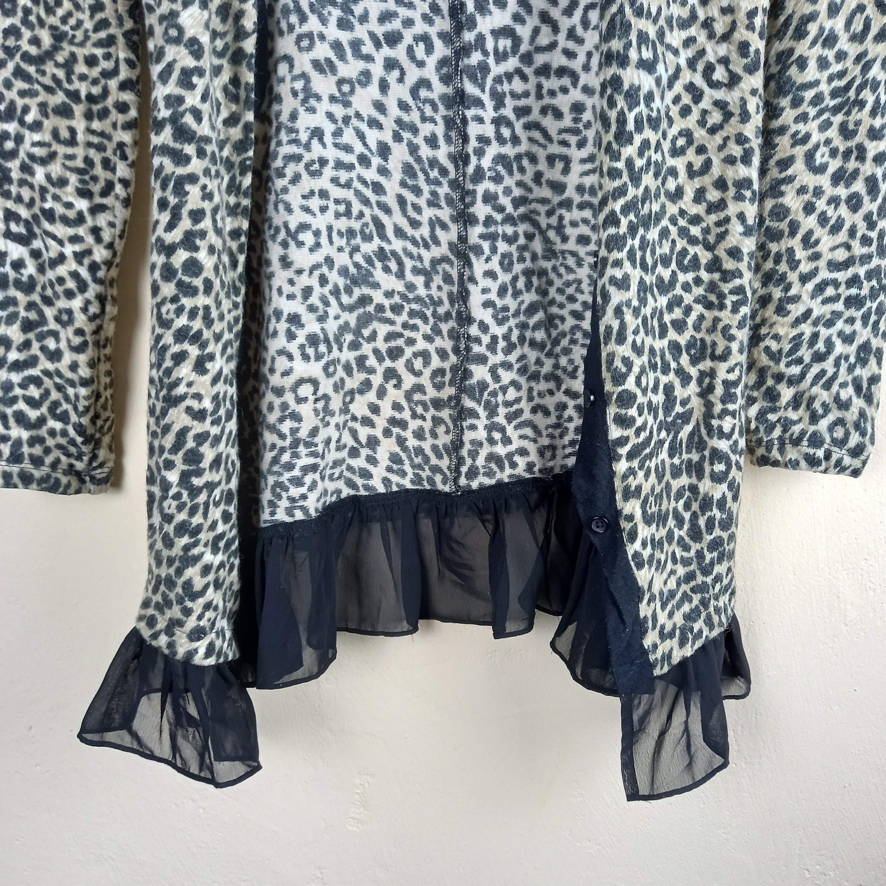 Designer Plastic Island :: Leopard full printed cardigan Size US S / EU 44-46 / 1 - 12 Thumbnail