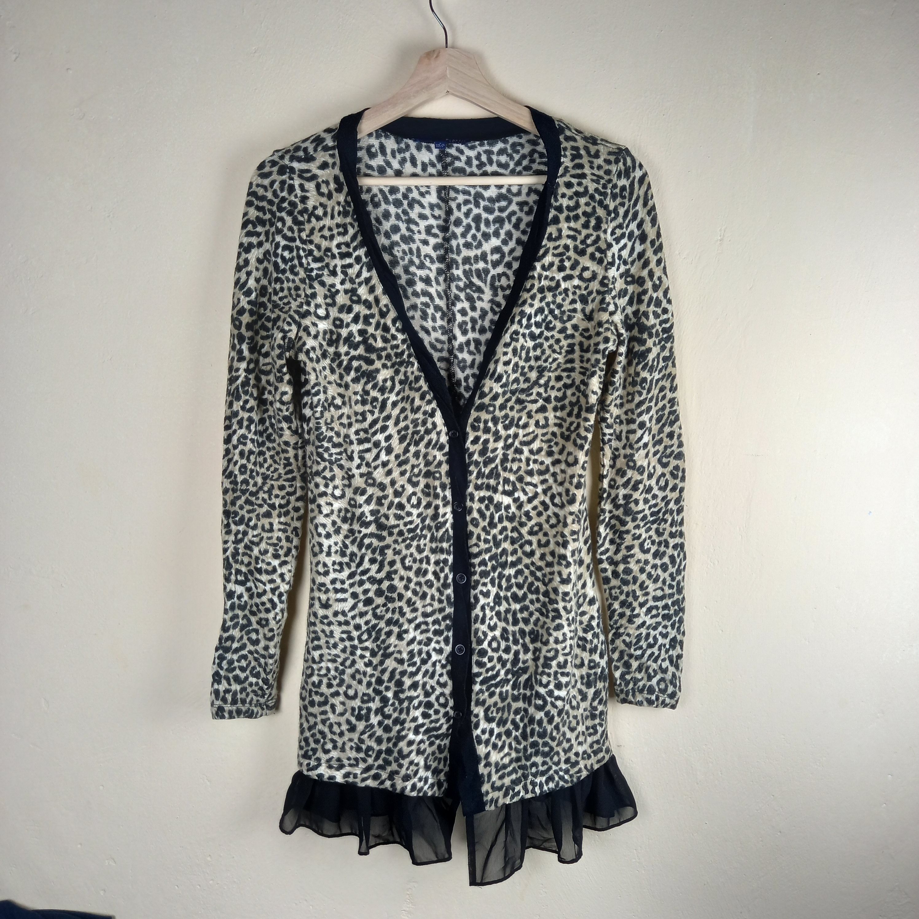 Designer Plastic Island :: Leopard full printed cardigan Size US S / EU 44-46 / 1 - 3 Thumbnail