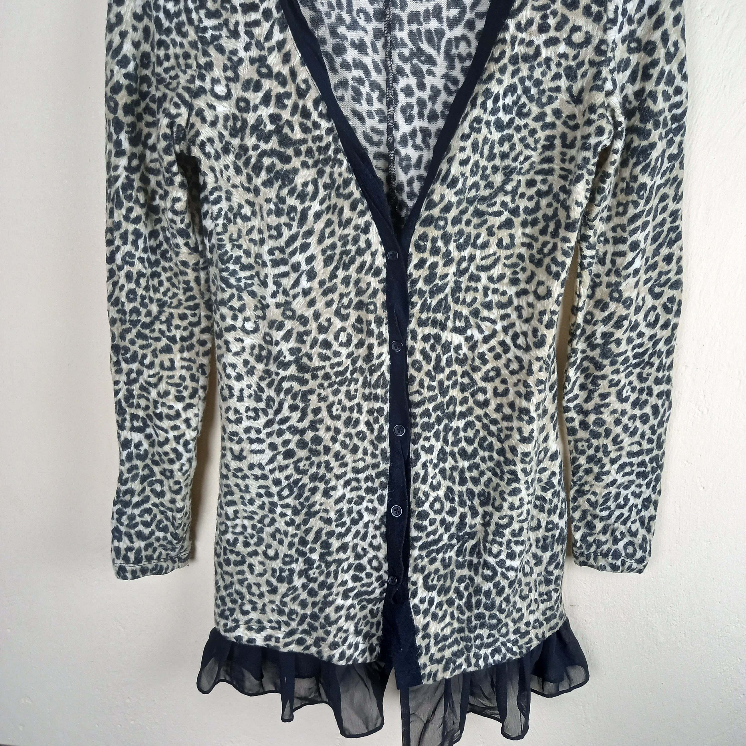 Designer Plastic Island :: Leopard full printed cardigan Size US S / EU 44-46 / 1 - 8 Thumbnail