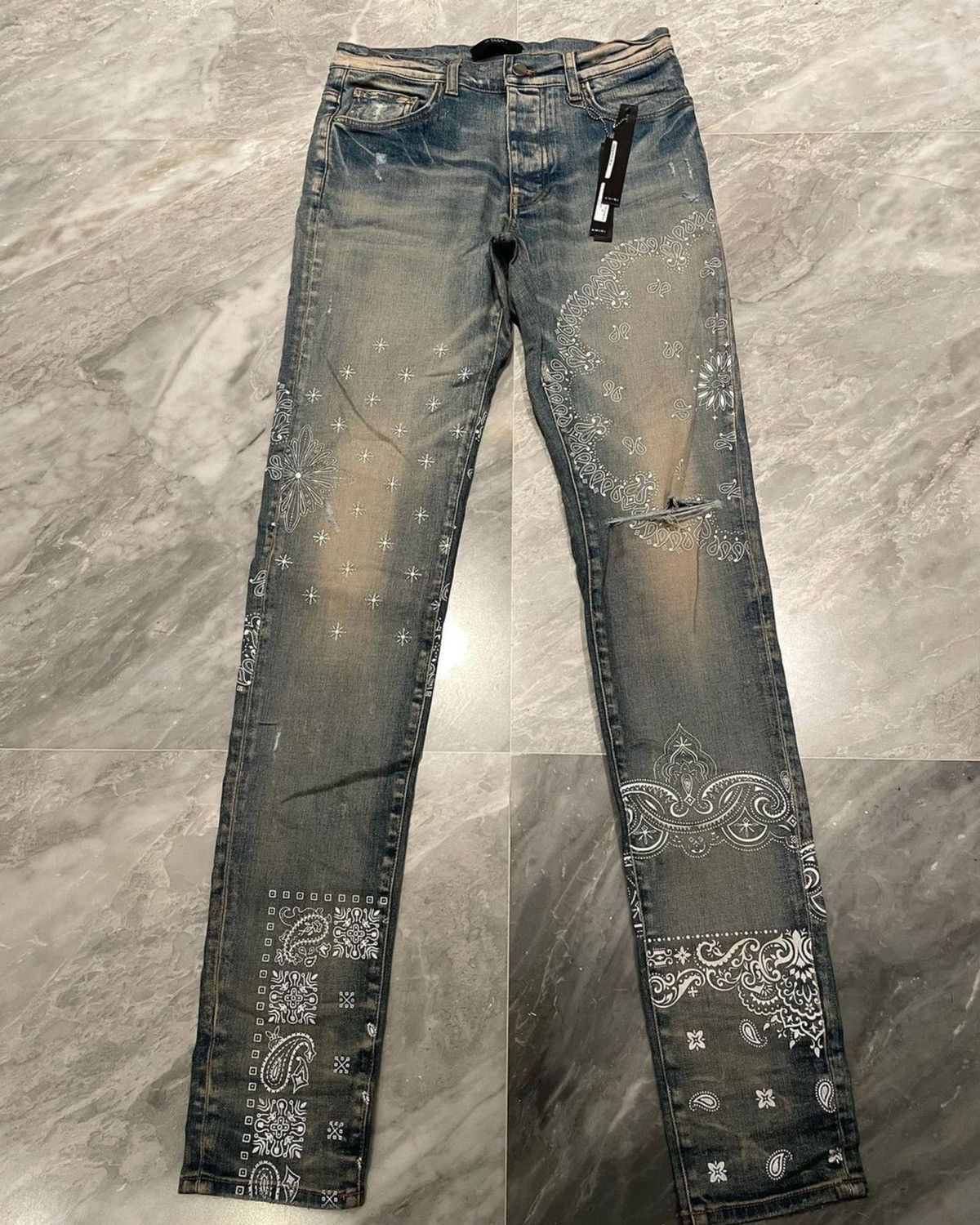 Amiri Amiri Clay Indigo Bandana Print Jeans 32/33/36 Size US 36 / EU 52 - 1 Thumbnail