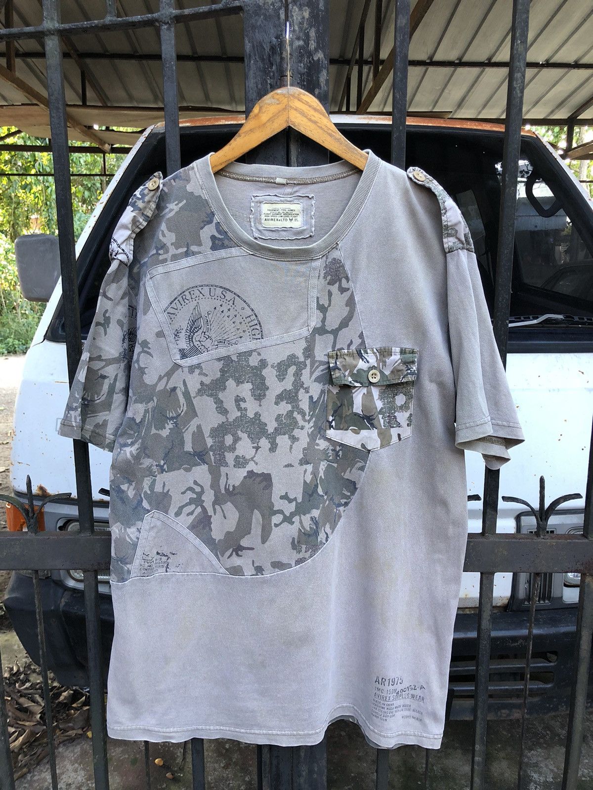 Avirex Rare Avirex Camo Patchwork Tee Size US XL / EU 56 / 4 - 1 Thumbnail