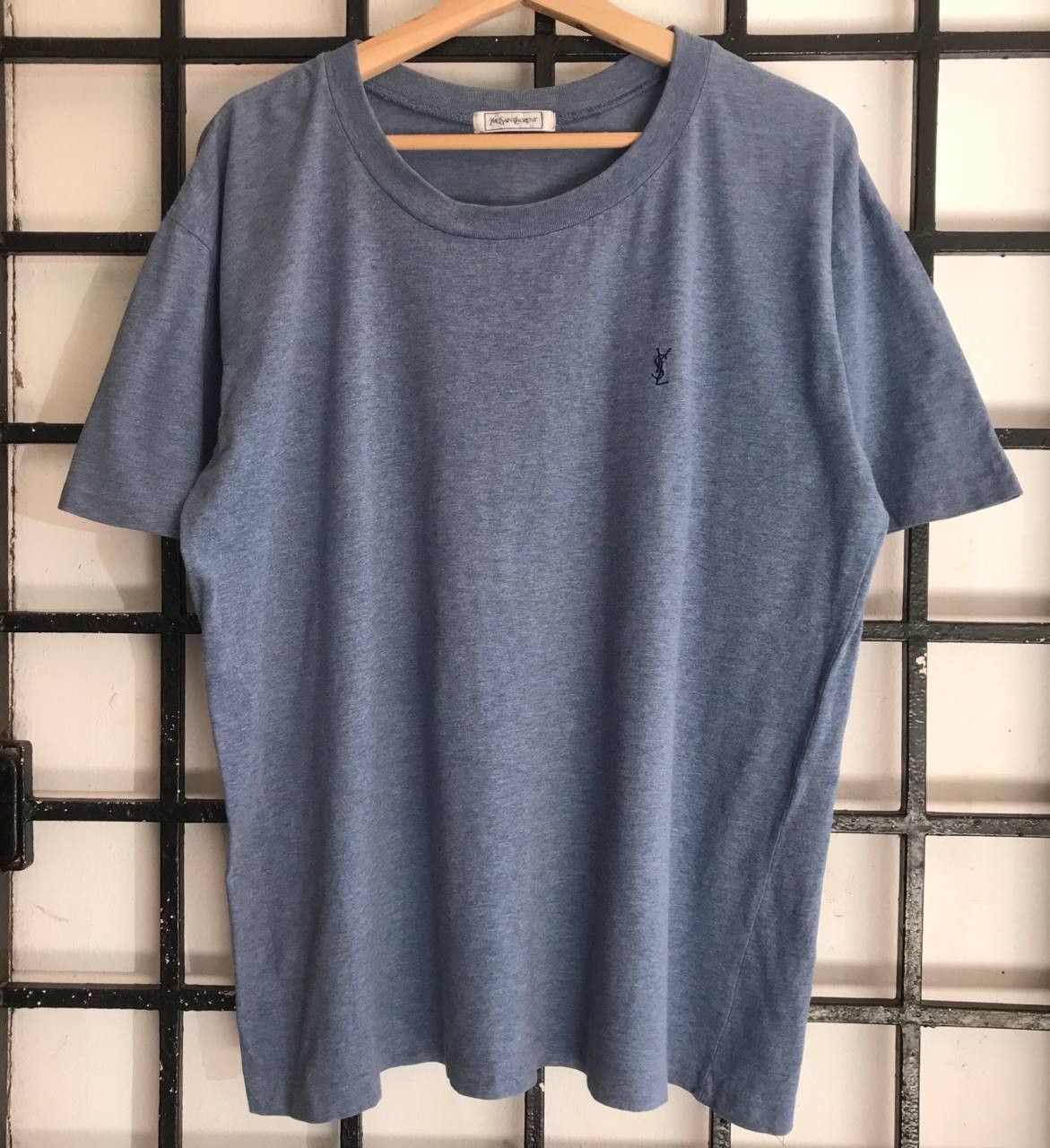 Designer × Yves Saint Laurent 💣 OFFER 90's YVES SAINT LAURENT Small Logo Design T-shirt Size US M / EU 48-50 / 2 - 1 Thumbnail