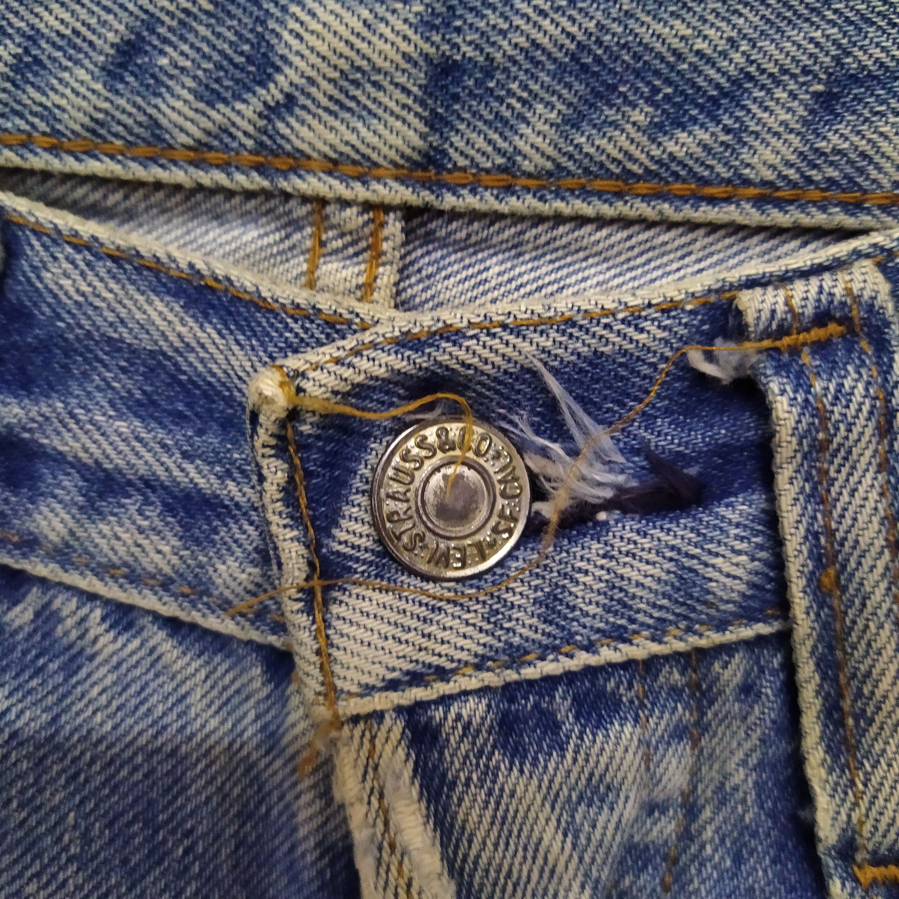 Levi's 80s LEVIS 501 SEVEDGE USA #524 DISTRESSED DENIM (D420) Size US 27 - 5 Thumbnail