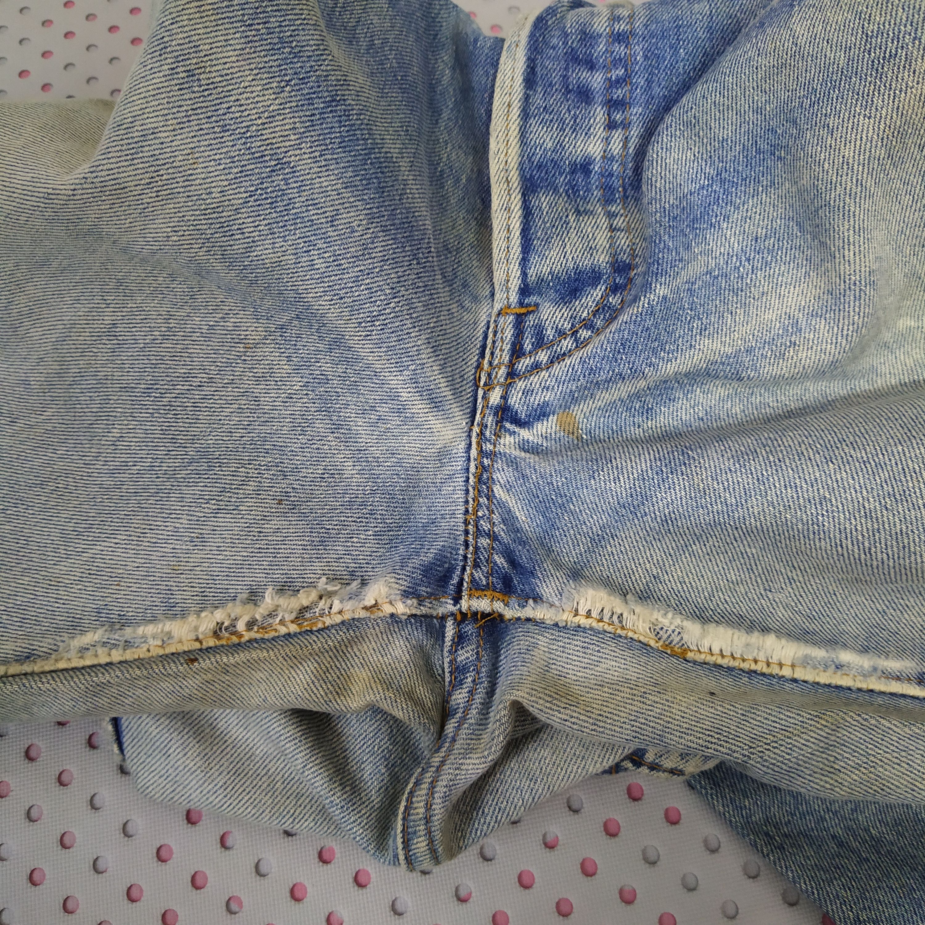 Levi's 80s LEVIS 501 SEVEDGE USA #524 DISTRESSED DENIM (D420) Size US 27 - 12 Thumbnail