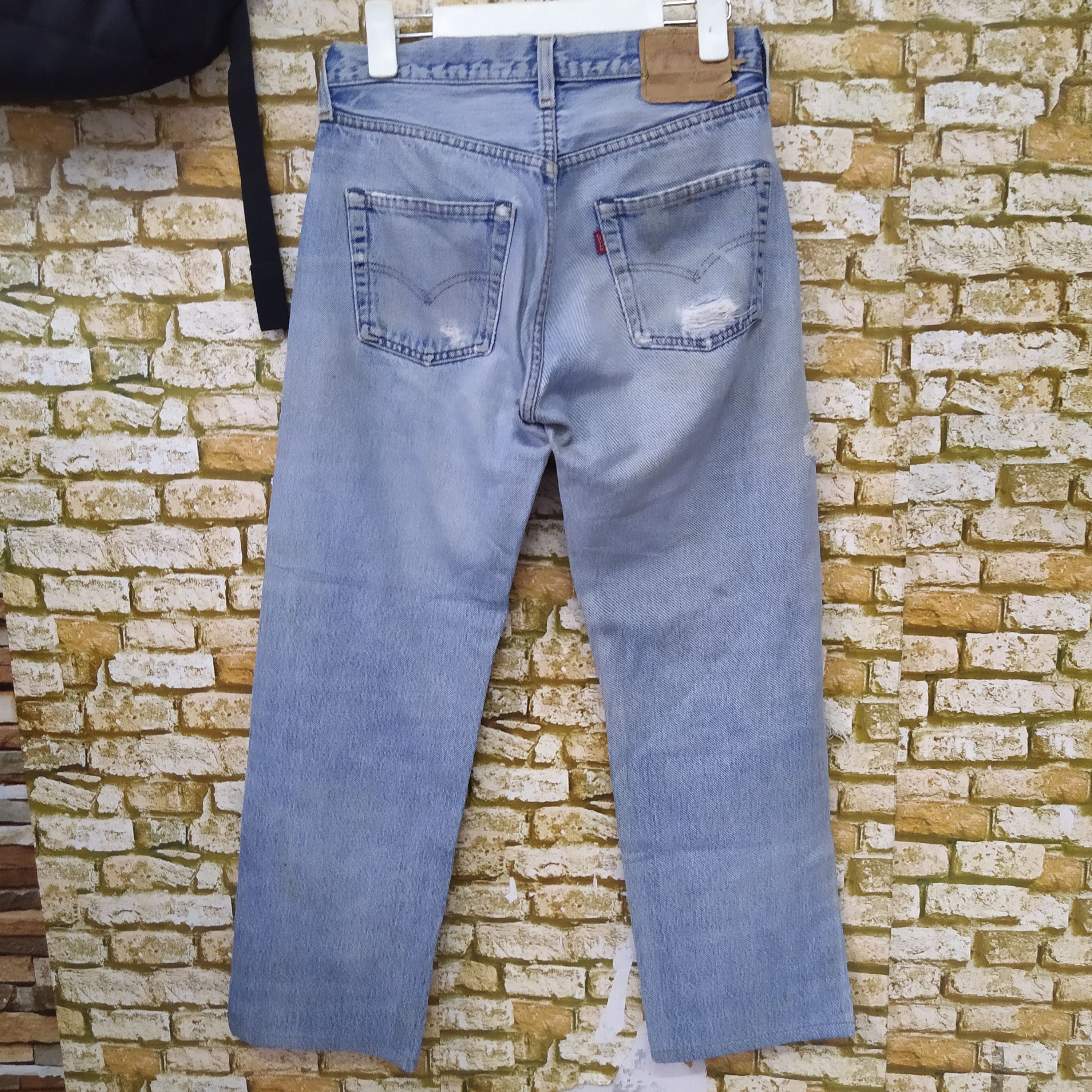 Levi's 1981 LEVI 501 SELVEDGE #558 DISTRESSED DENIM COBAIN (D424) Size US 28 / EU 44 - 7 Thumbnail