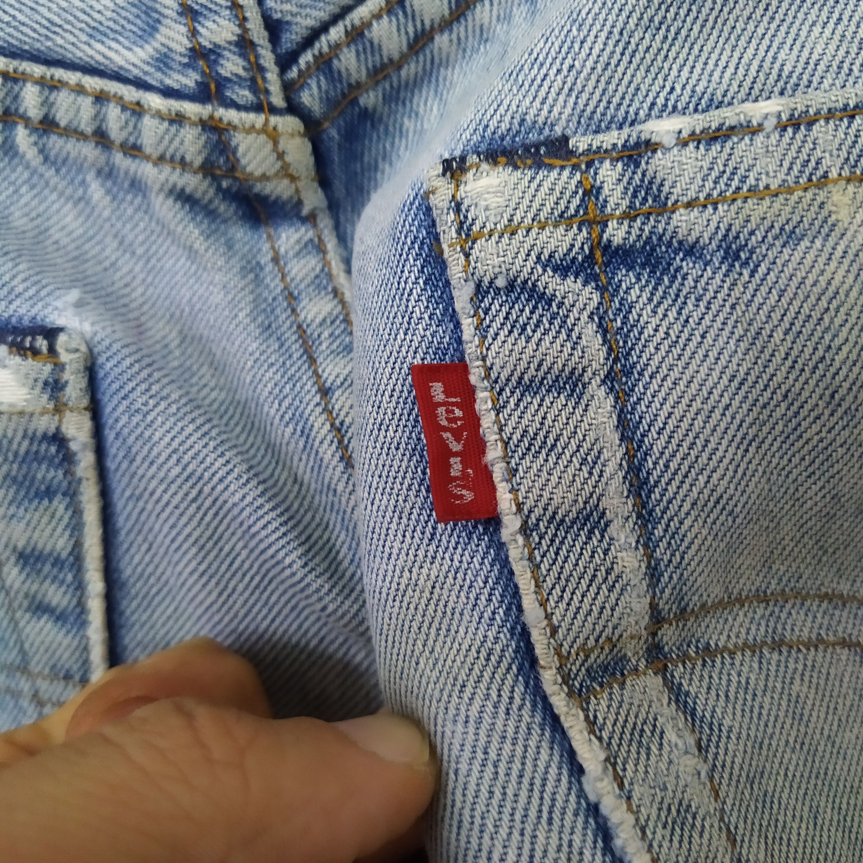 Levi's 1981 LEVI 501 SELVEDGE #558 DISTRESSED DENIM COBAIN (D424) Size US 28 / EU 44 - 9 Thumbnail