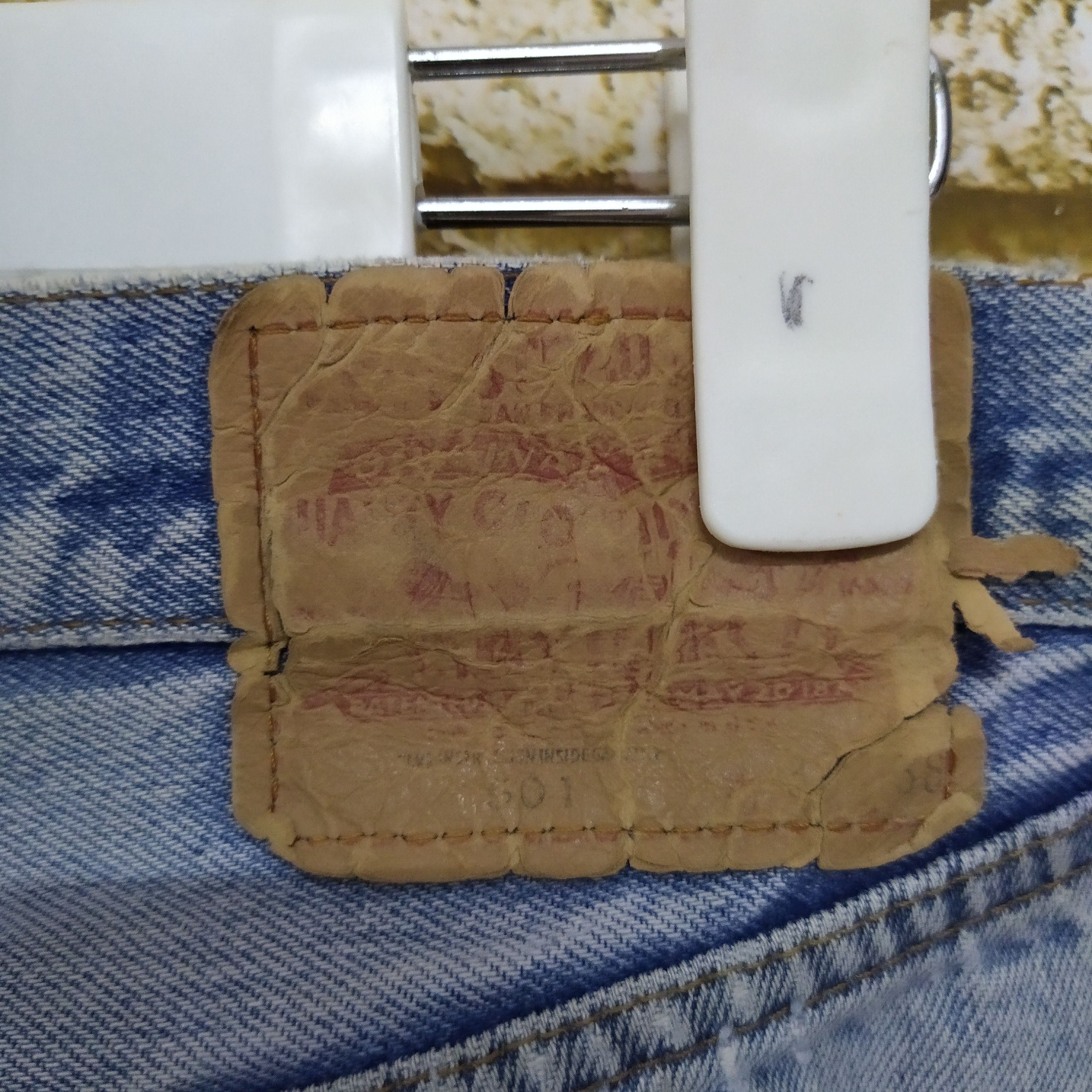 Levi's 1981 LEVI 501 SELVEDGE #558 DISTRESSED DENIM COBAIN (D424) Size US 28 / EU 44 - 10 Thumbnail