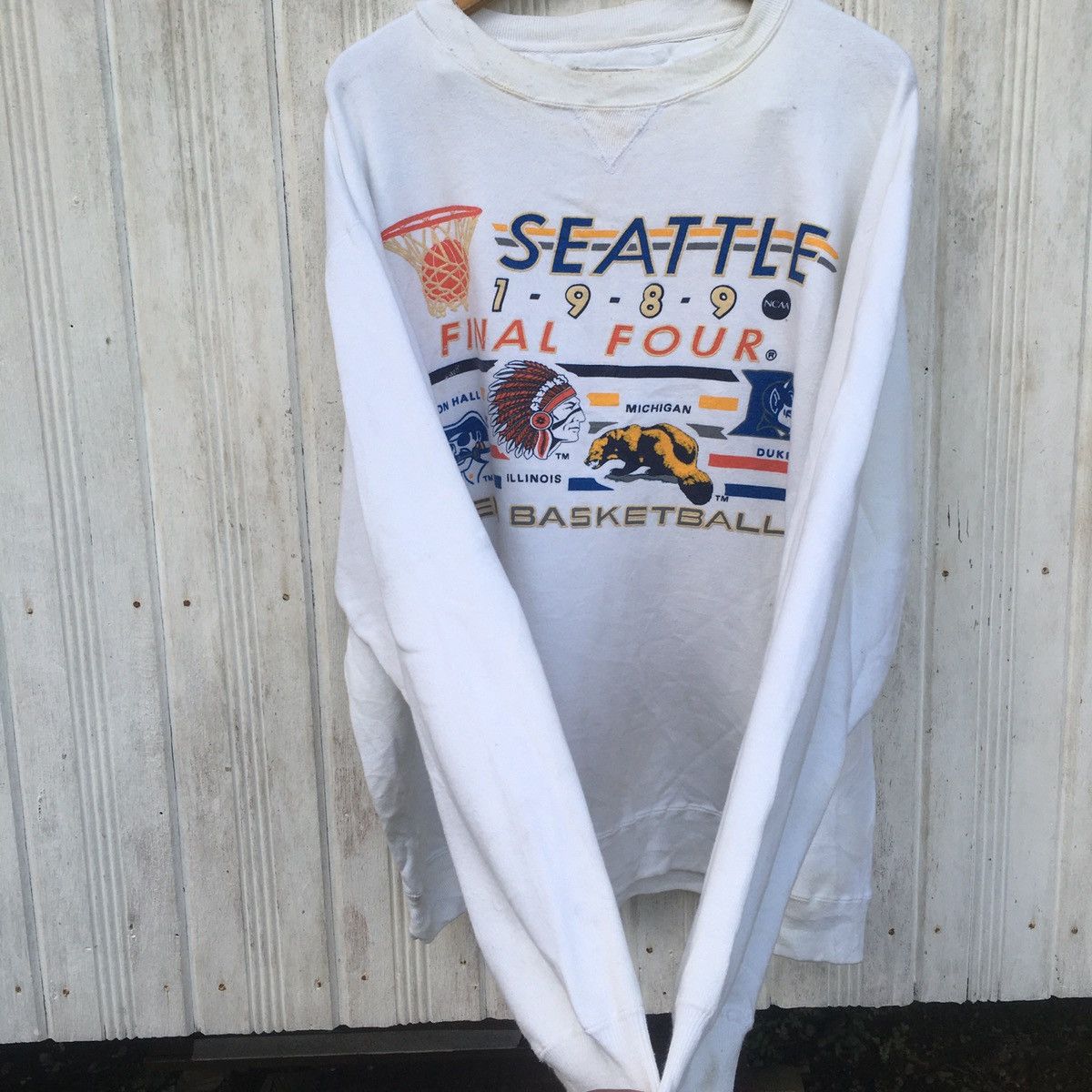 Vintage Vintage Seattle Final Tour 1989 Basketball Sweatshirt Size US XL / EU 56 / 4 - 6 Thumbnail