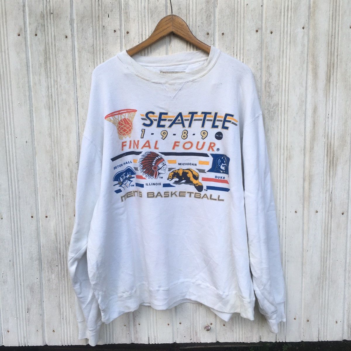 Vintage Vintage Seattle Final Tour 1989 Basketball Sweatshirt Size US XL / EU 56 / 4 - 1 Thumbnail