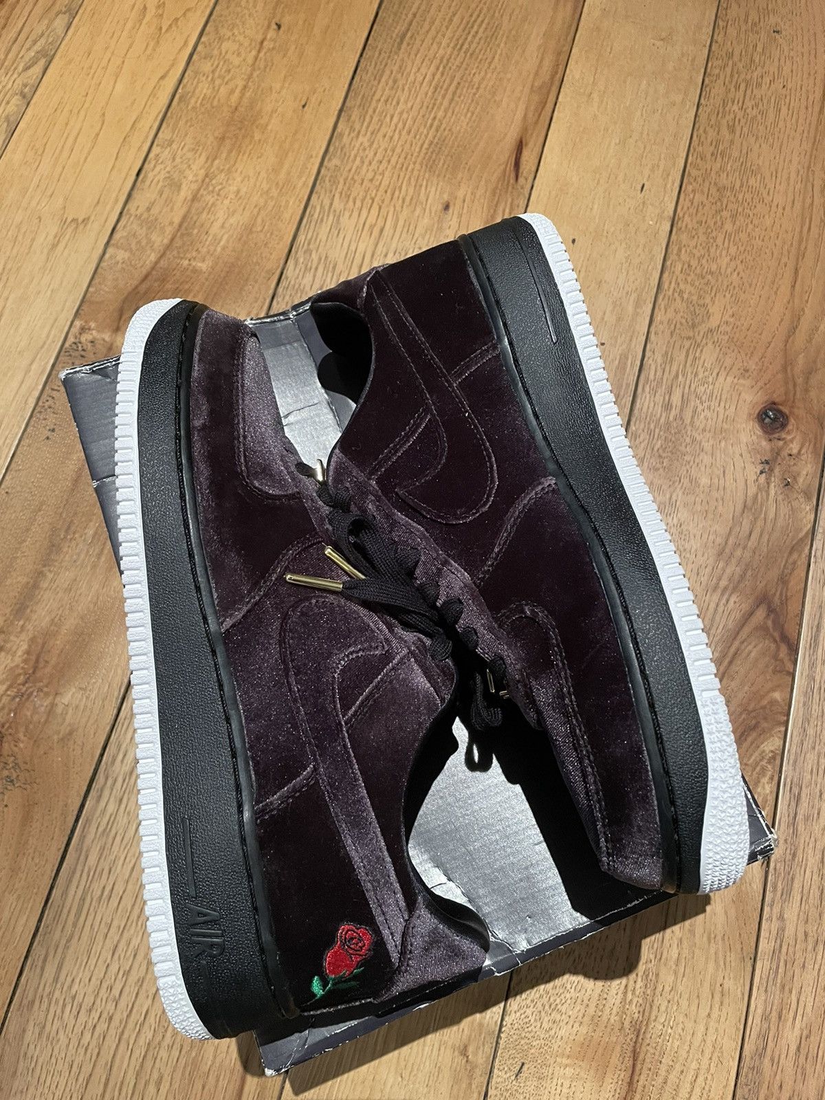 Nike Nike Air Force 1 07 QS Velvet Rose 2018 Size US 10 / EU 43 - 2 Thumbnail