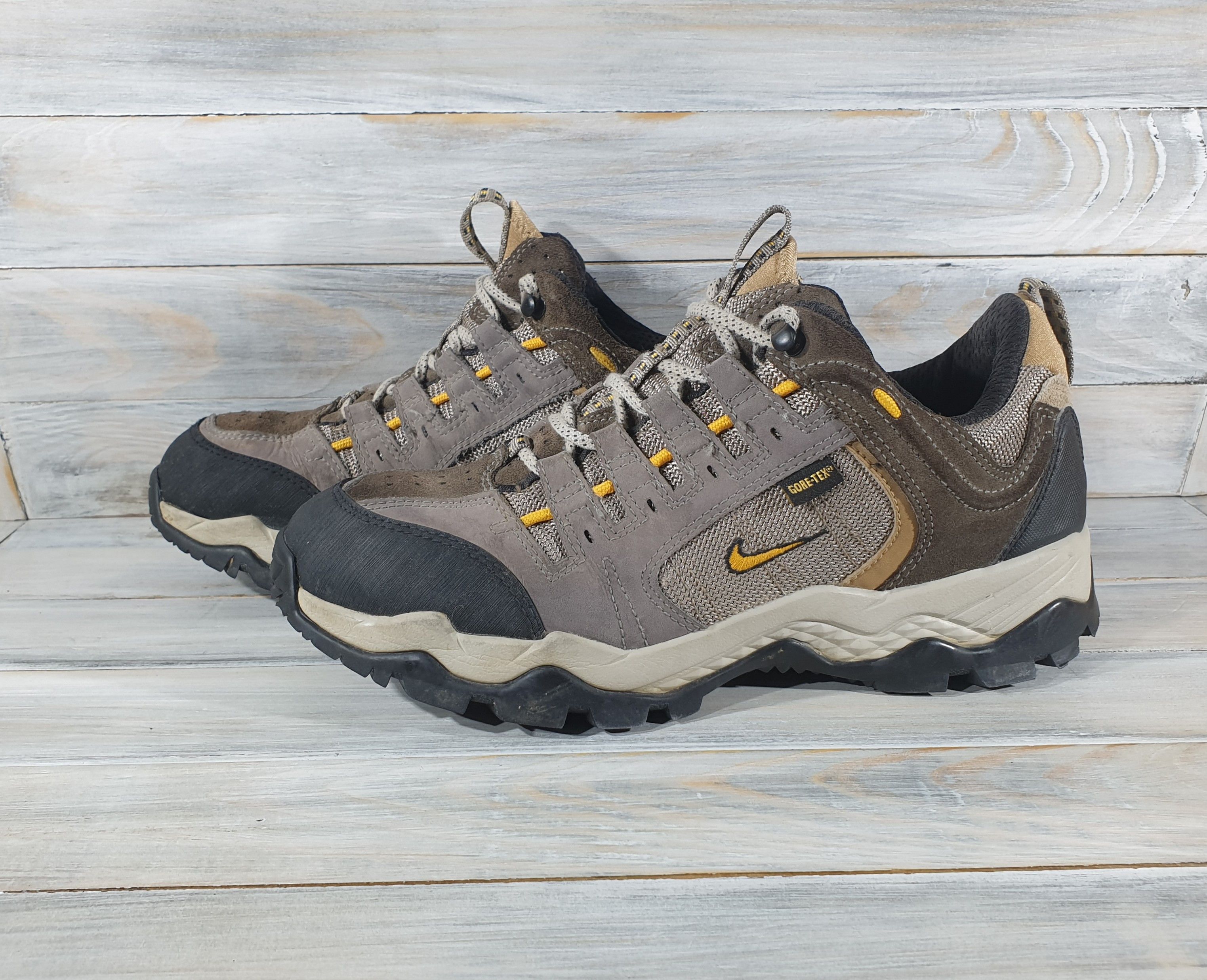 Goretex Vintage Nike Tengu II Gore-Tex Iron / Gold Leaf / Shale Size US 8.5 / EU 41-42 - 5 Thumbnail