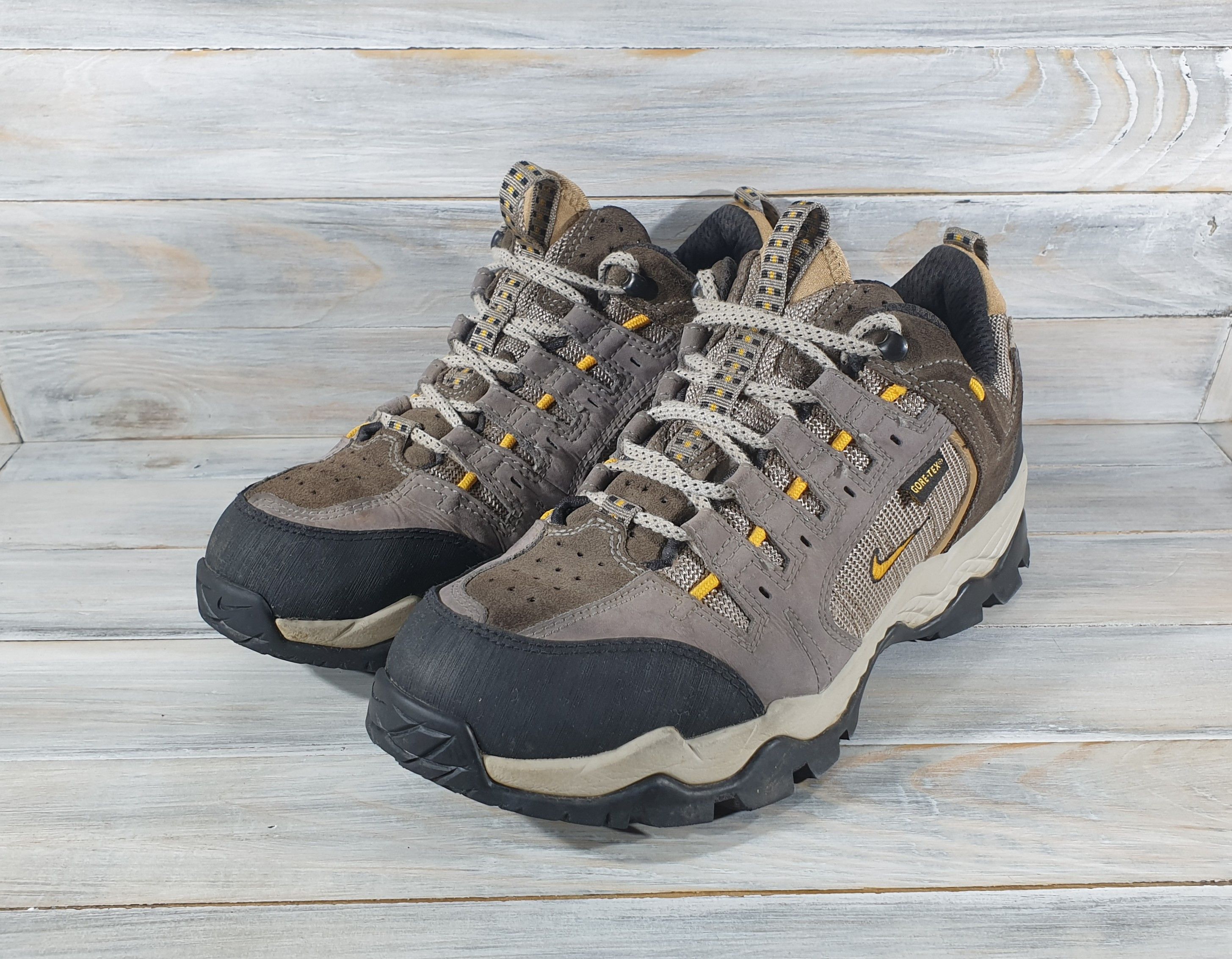 Goretex Vintage Nike Tengu II Gore-Tex Iron / Gold Leaf / Shale Size US 8.5 / EU 41-42 - 4 Thumbnail