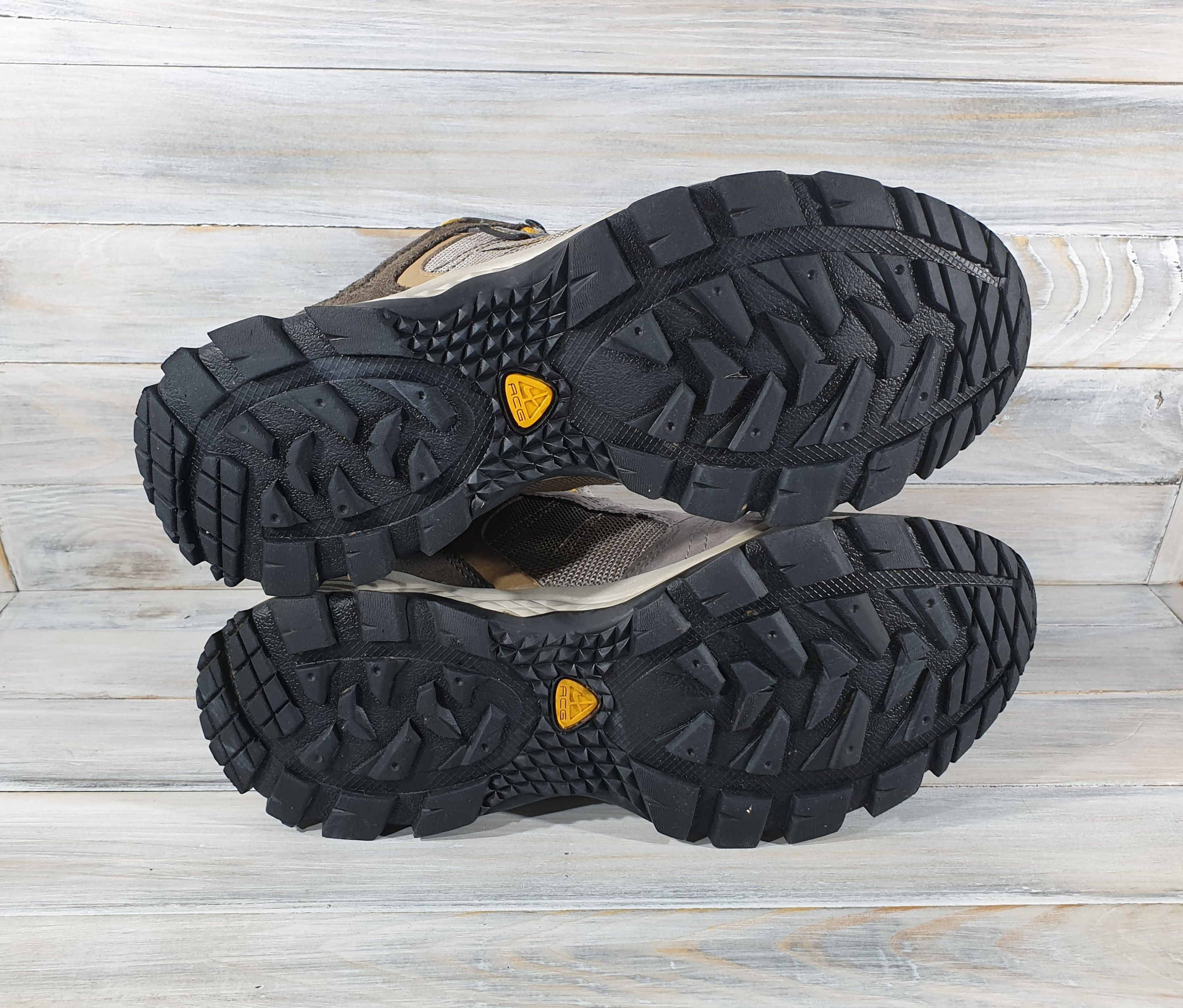 Goretex Vintage Nike Tengu II Gore-Tex Iron / Gold Leaf / Shale Size US 8.5 / EU 41-42 - 8 Thumbnail