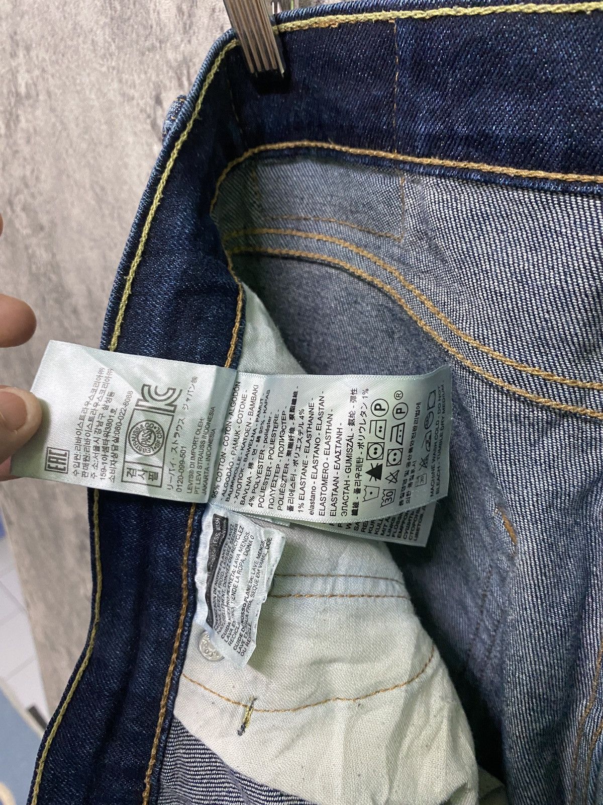 Levi's × Vintage Vintage Levi's 512 Dark Blue Distressed jeans - L66 Size US 32 / EU 48 - 21 Thumbnail