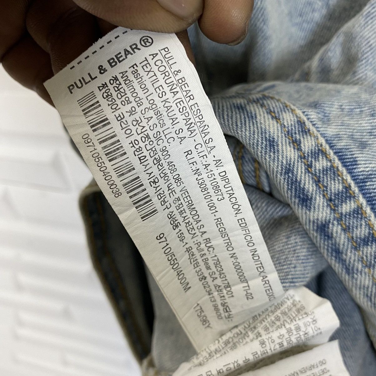 Pull & Bear PULL & BEAR MULTI PATCHES TRUCKER DENIM JACKET Size US M / EU 48-50 / 2 - 14 Thumbnail