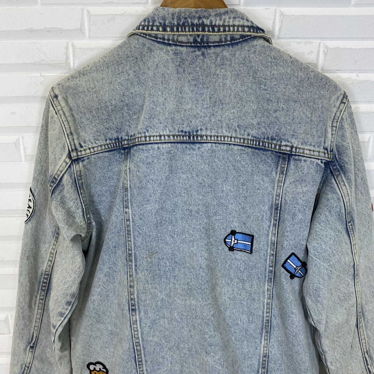Pull & Bear PULL & BEAR MULTI PATCHES TRUCKER DENIM JACKET Size US M / EU 48-50 / 2 - 10 Thumbnail