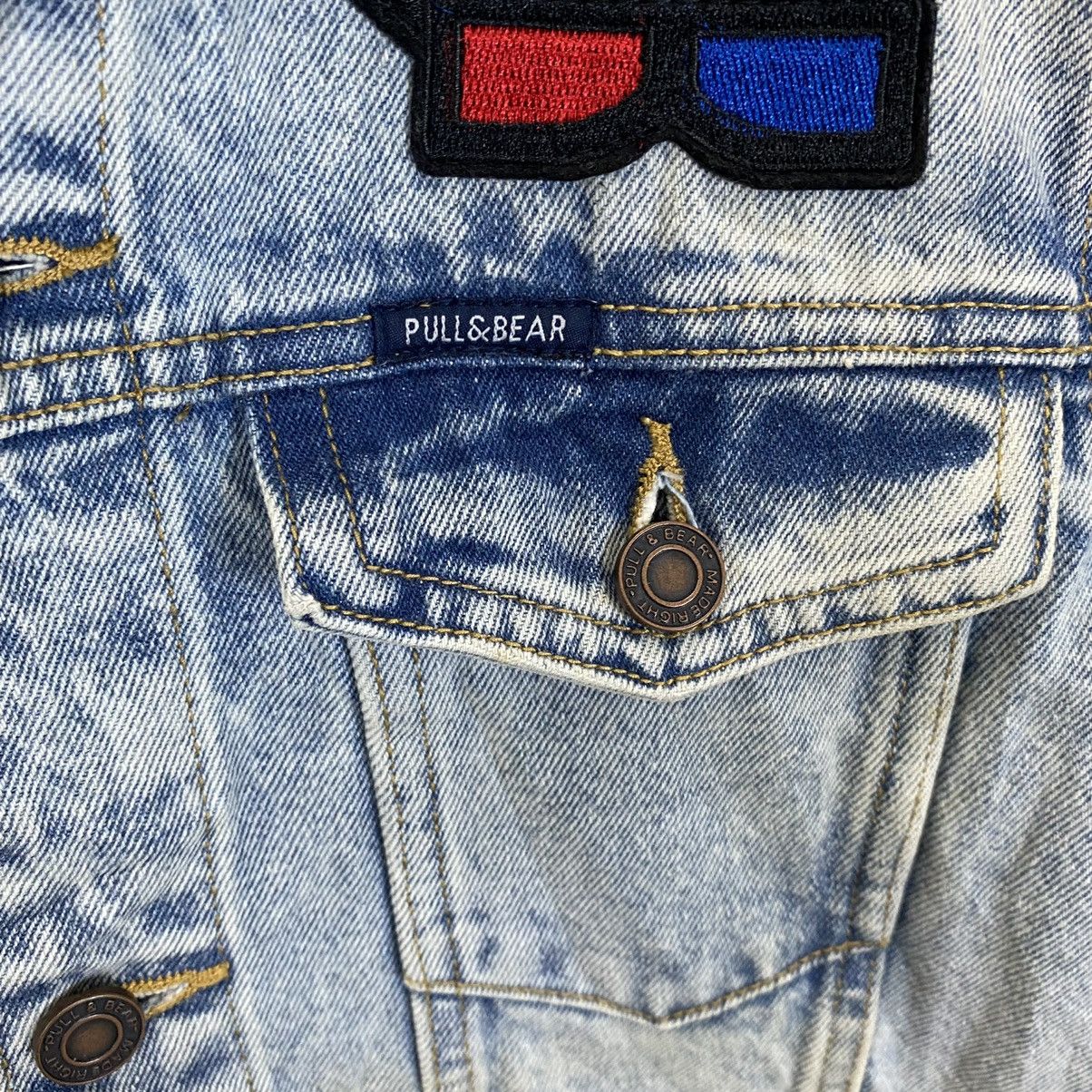Pull & Bear PULL & BEAR MULTI PATCHES TRUCKER DENIM JACKET Size US M / EU 48-50 / 2 - 8 Thumbnail