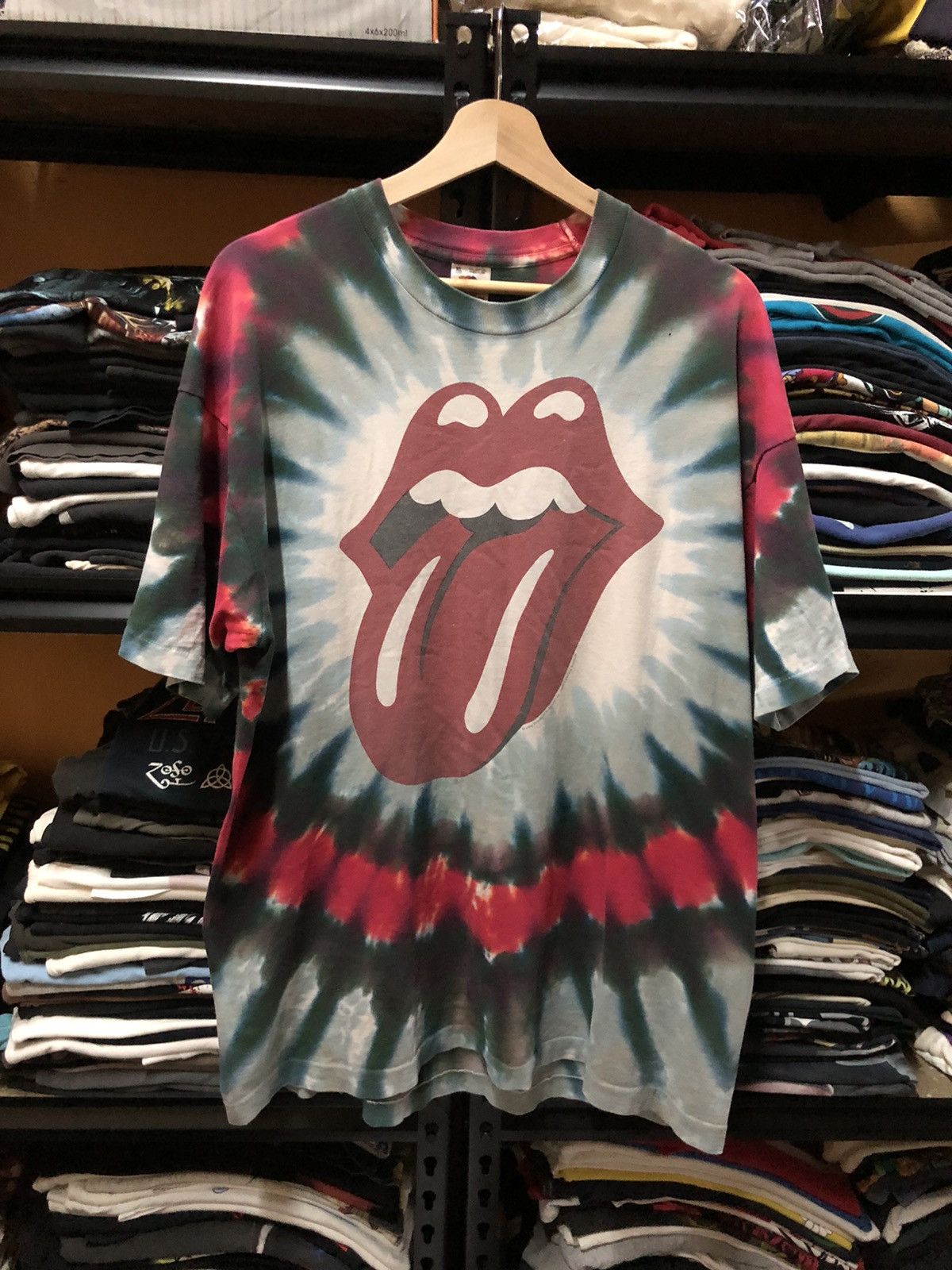 Band Tees × The Rolling Stones × Vintage Rare!! Vintage 90s Rolling Stone Tie Dye Distressed Tshirt Size US XL / EU 56 / 4 - 1 Thumbnail