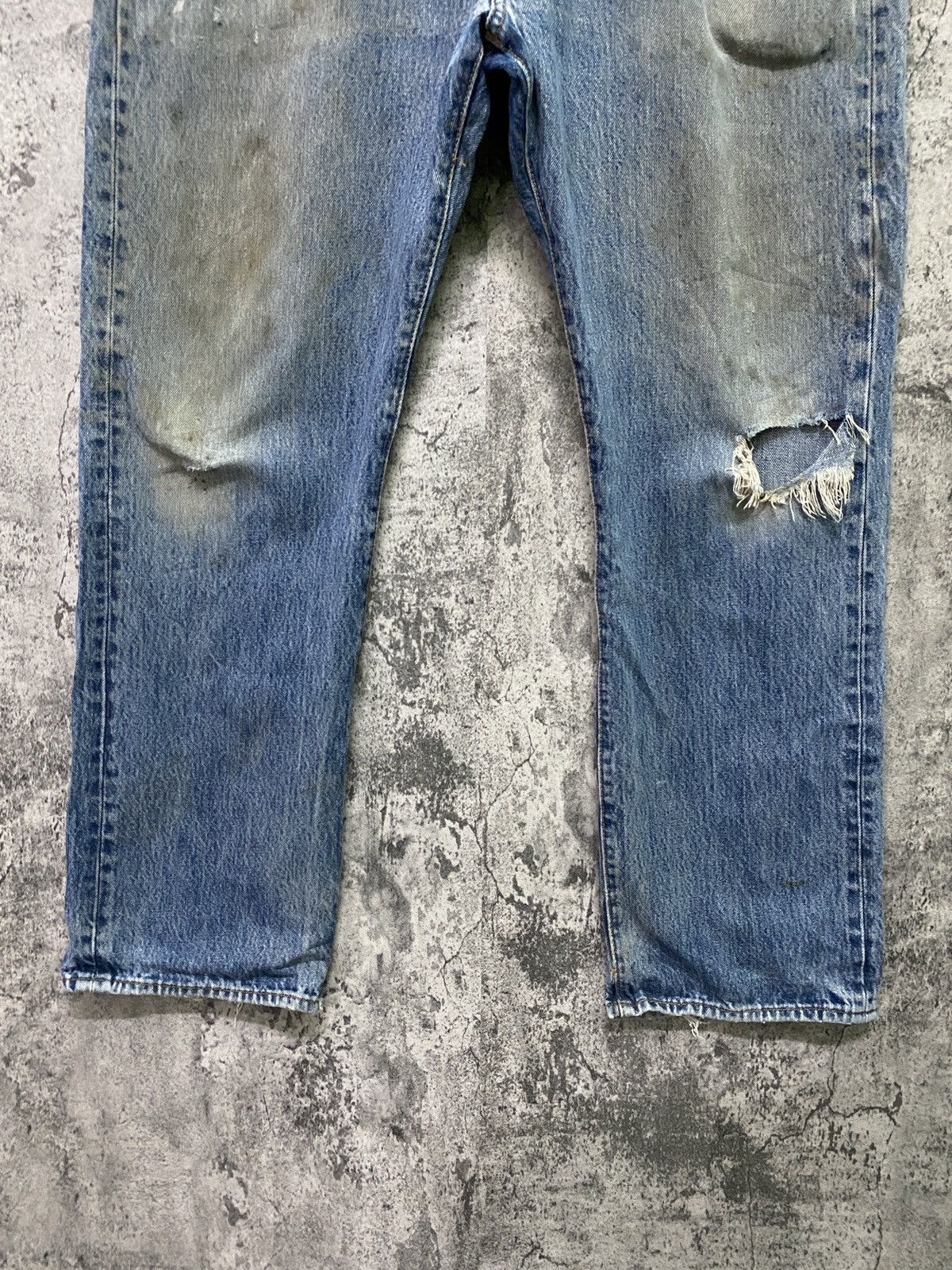 Levi's × Vintage Vintage Levi's 501 Dirty Blue Distressed Jean - L74 Size US 36 / EU 52 - 10 Thumbnail